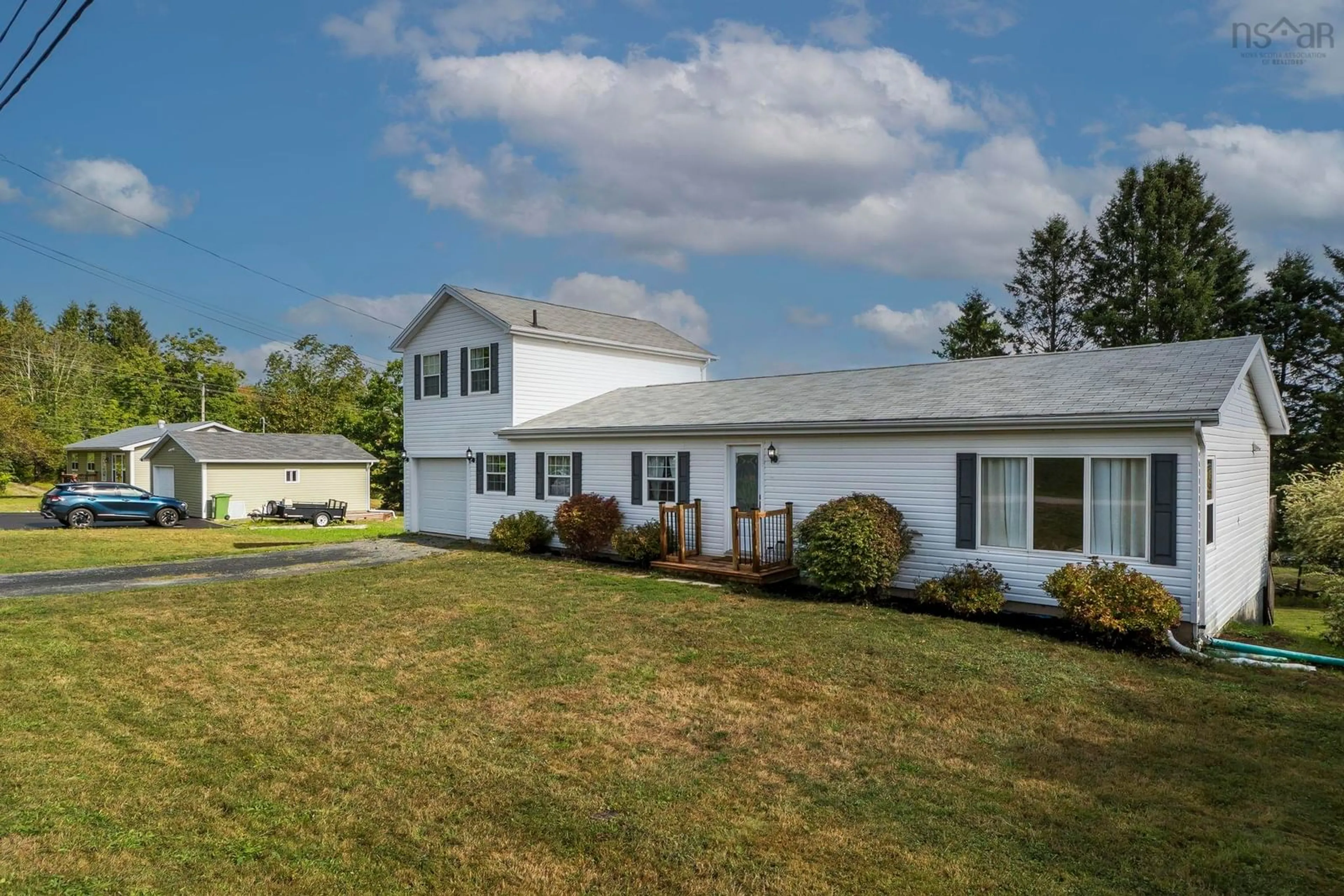 Home with vinyl exterior material, water/lake/river/ocean view for 5 Pleasant St, Hantsport Nova Scotia B0P 1P0