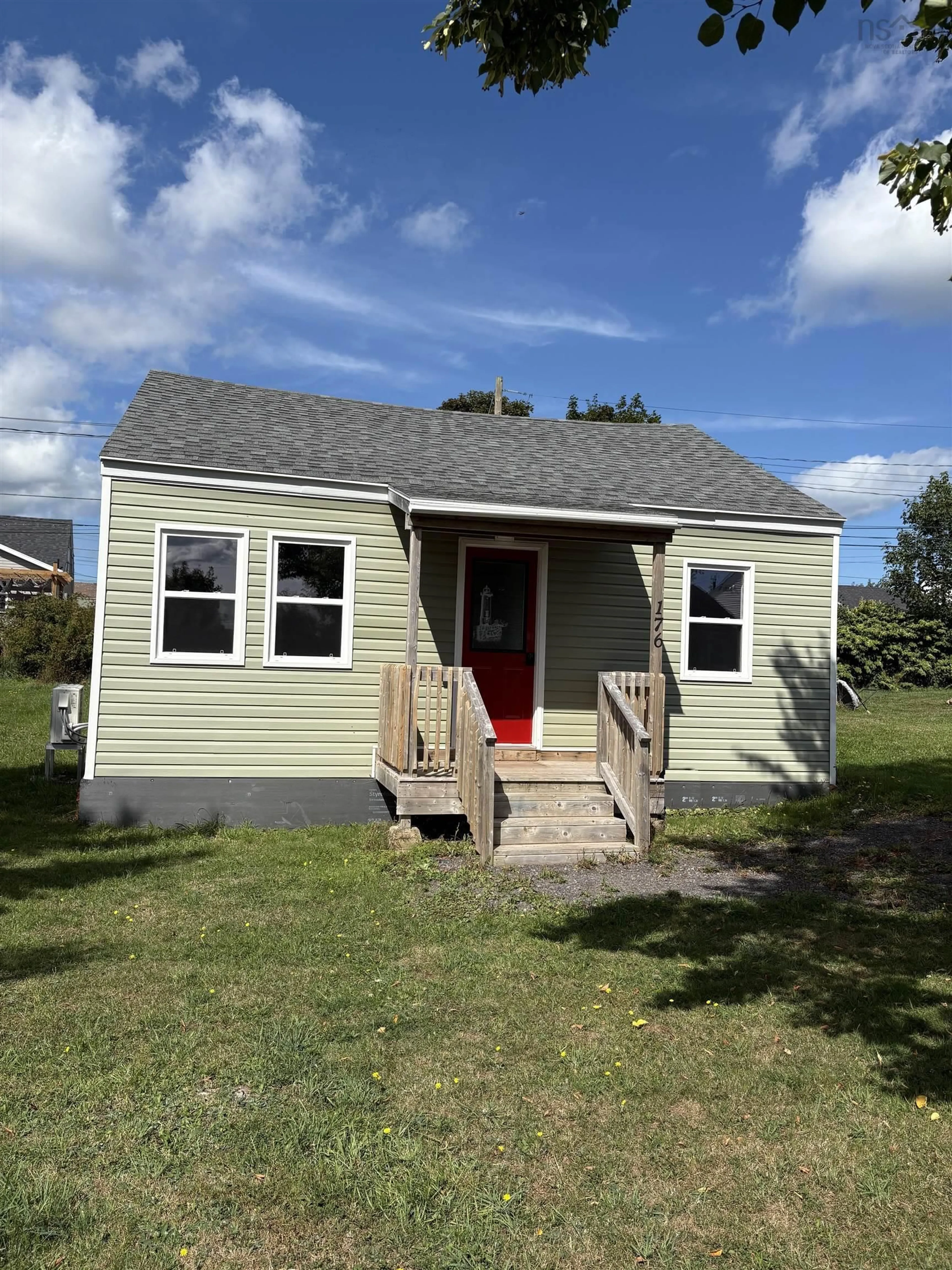 Home with vinyl exterior material, street for 176 Chestnut St, Pictou Nova Scotia B0K 1H0