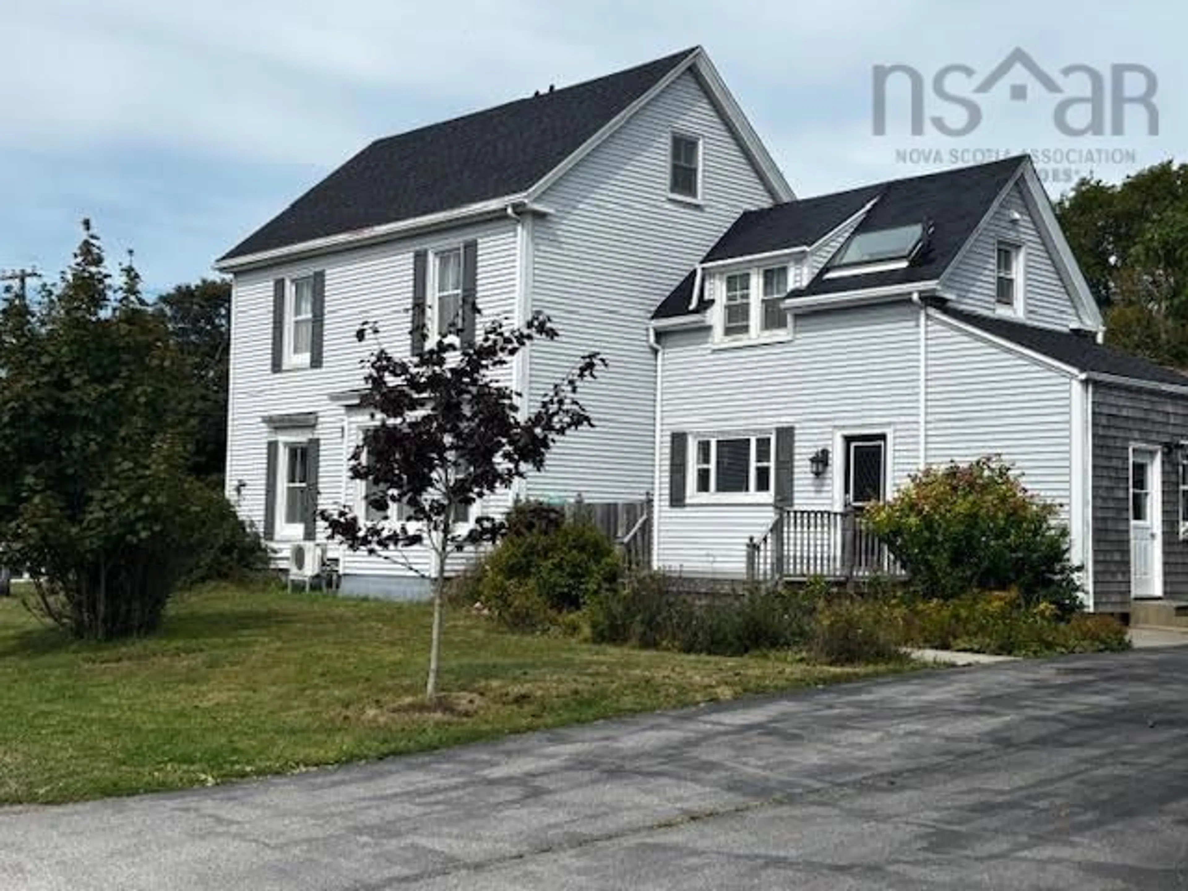 Unknown for 53 William St, Yarmouth Nova Scotia B5A 1Y4