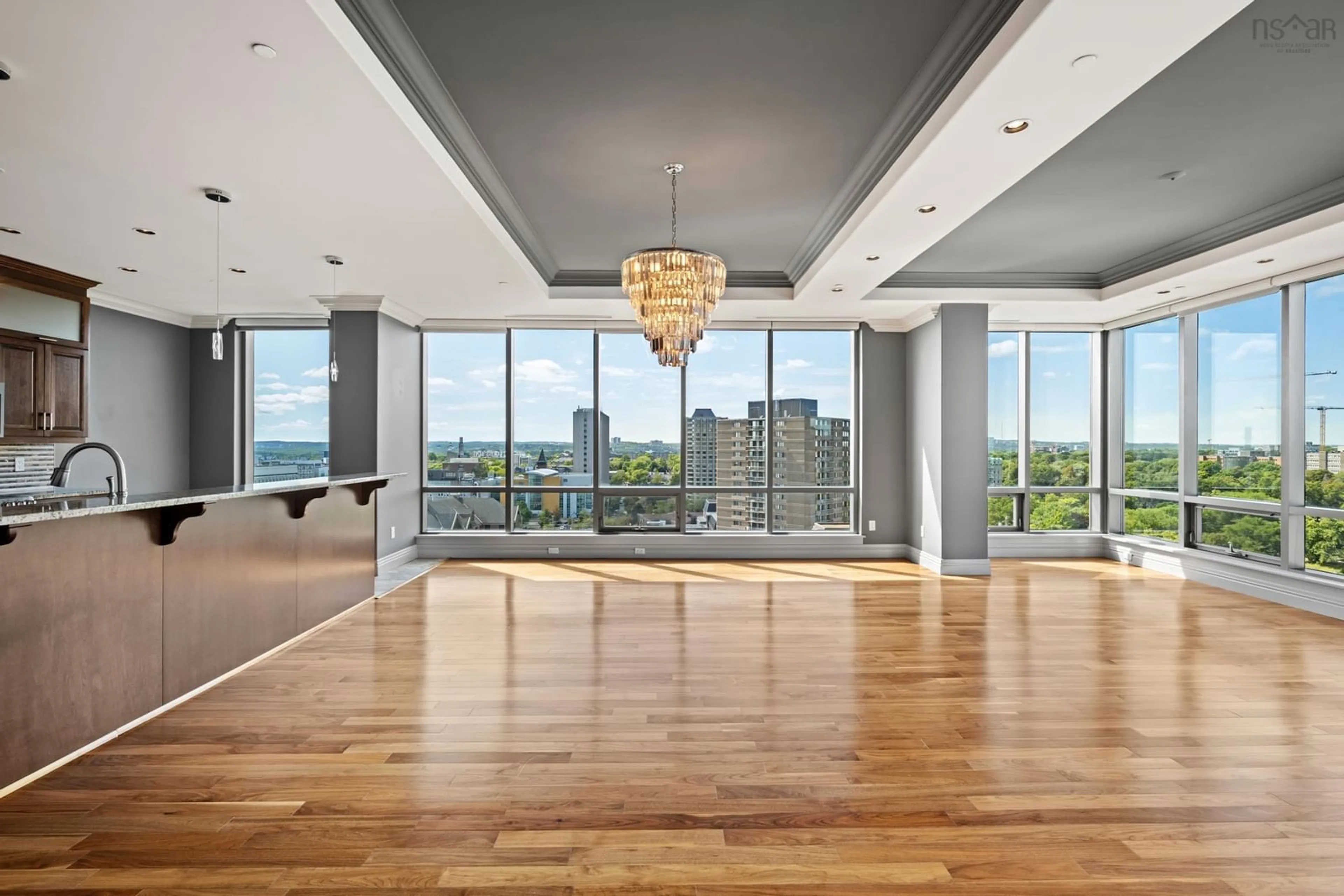 Indoor foyer for 1445 South Park St #1602, Halifax Nova Scotia B3J 0B6