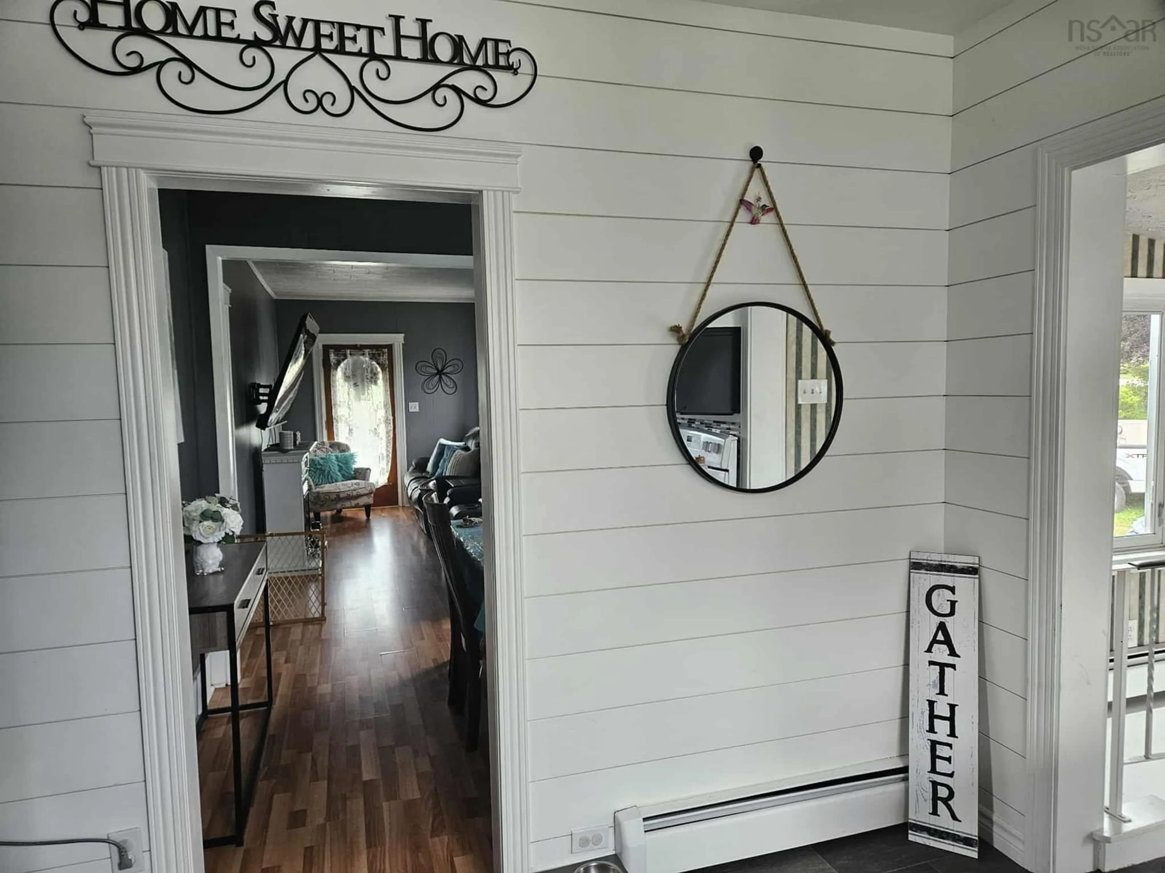 Indoor entryway for 2144 Sydney Rd, Reserve Mines Nova Scotia B1E 1K1