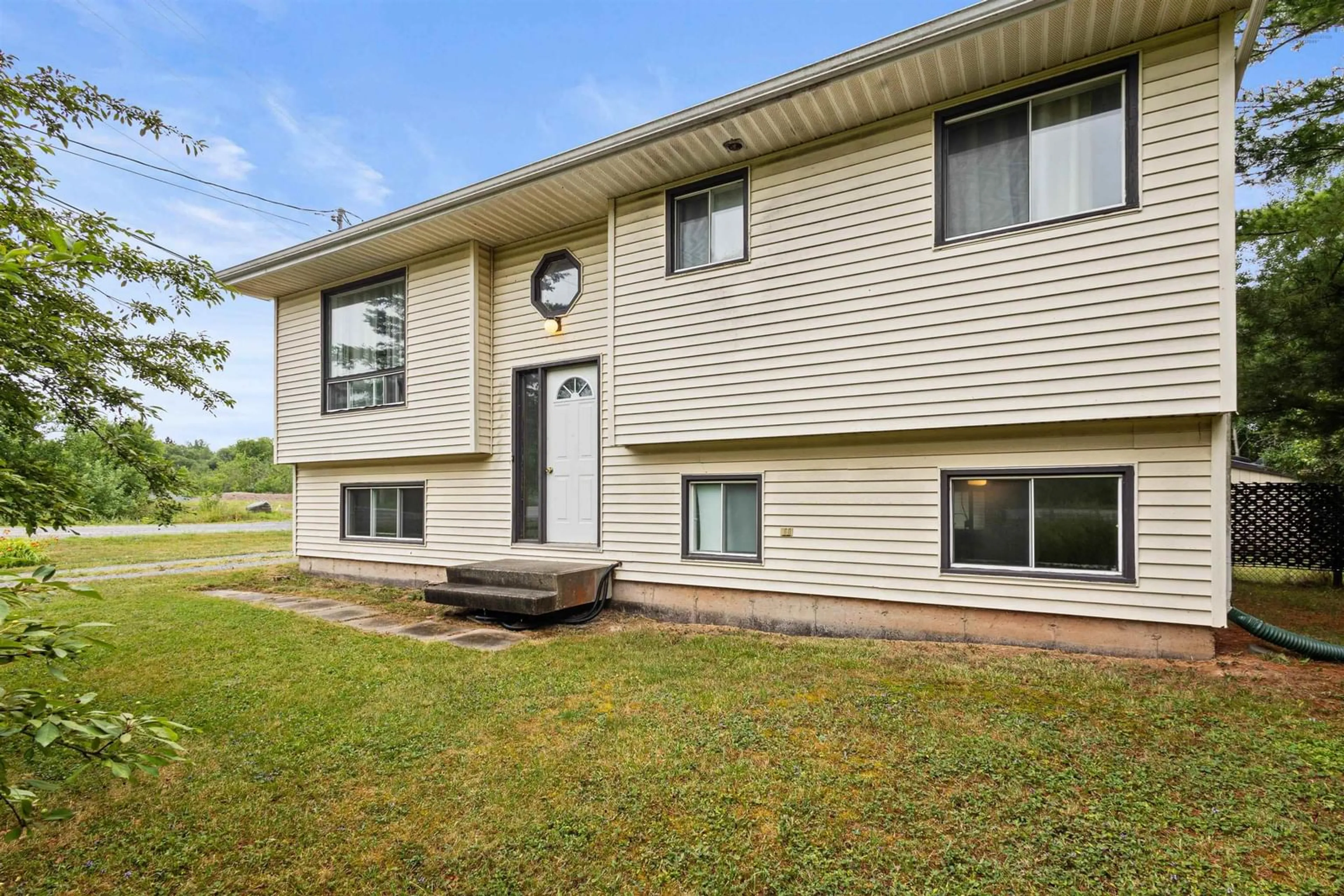 Home with vinyl exterior material, unknown for 190 Highway 277, Lantz Nova Scotia B2S 1S8