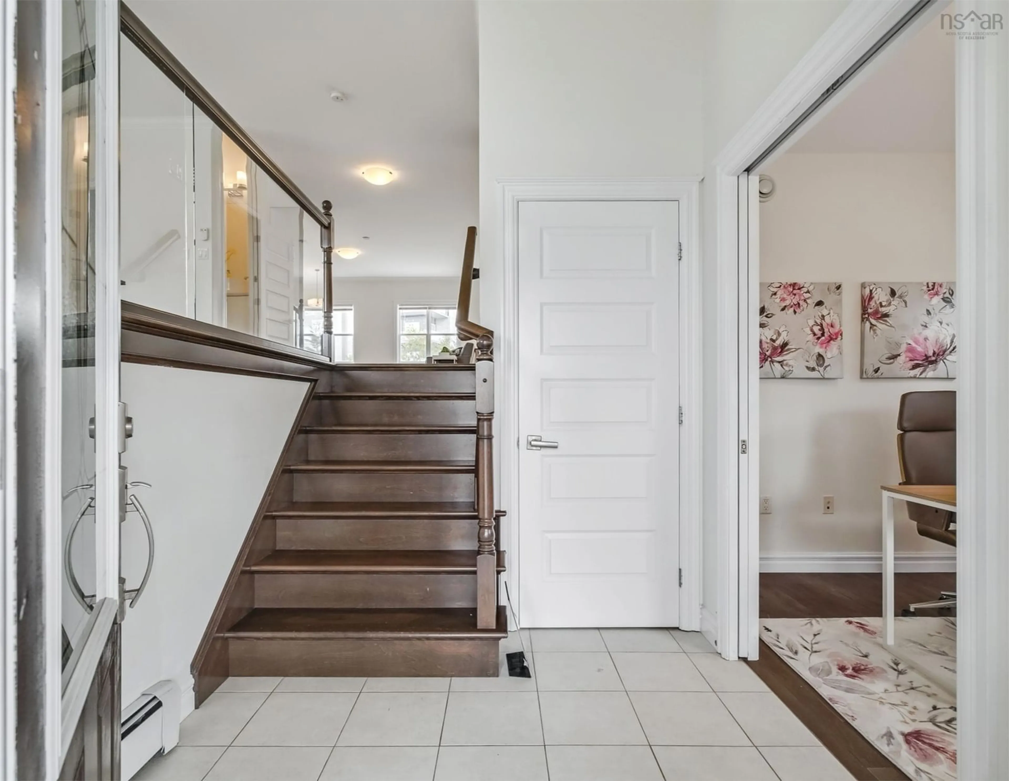 Indoor entryway for 38 Lowther Lane, Bedford Nova Scotia B4B 0L6