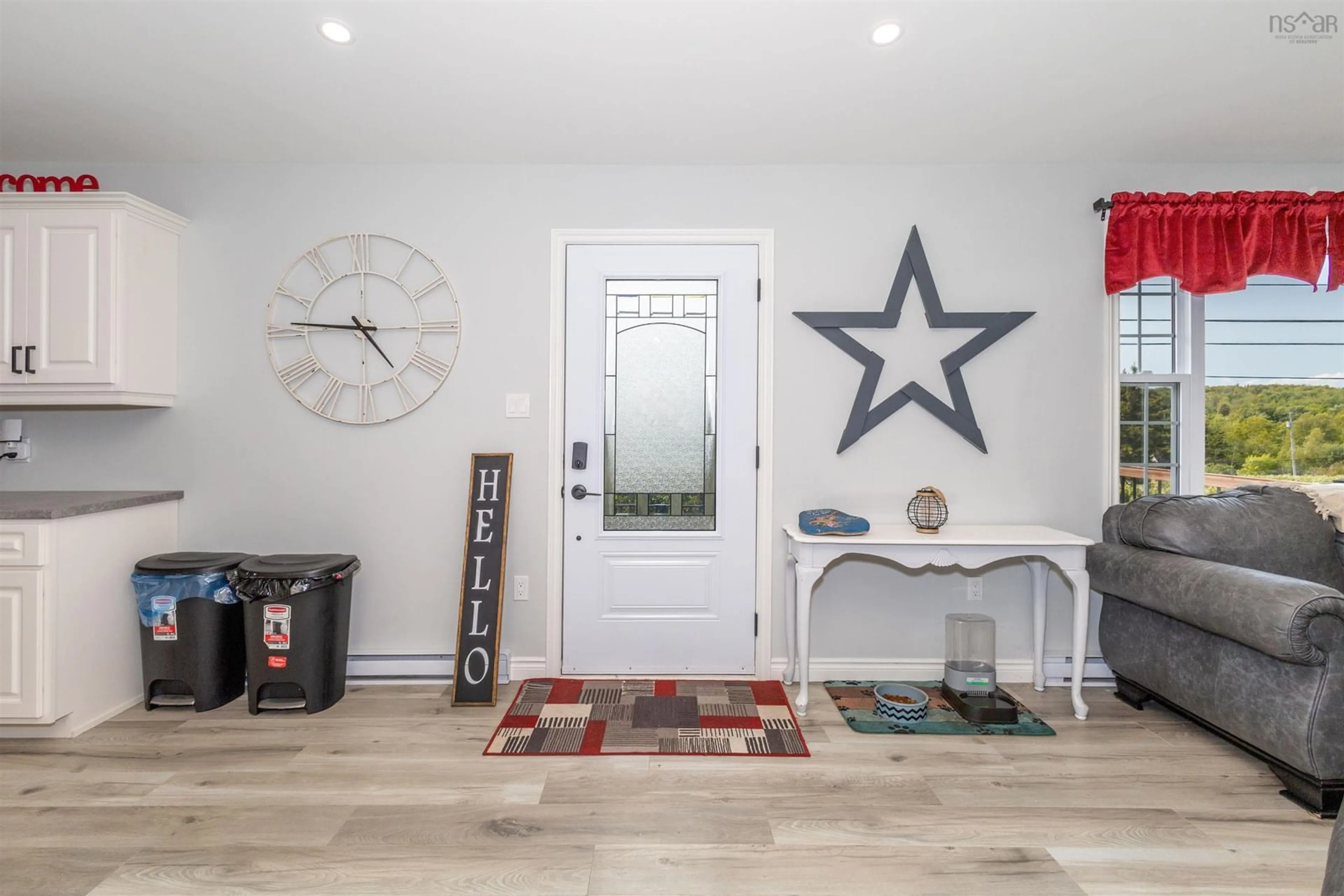 Indoor entryway for 131 Tobin Ave, North Sydney Nova Scotia B2A 3C1