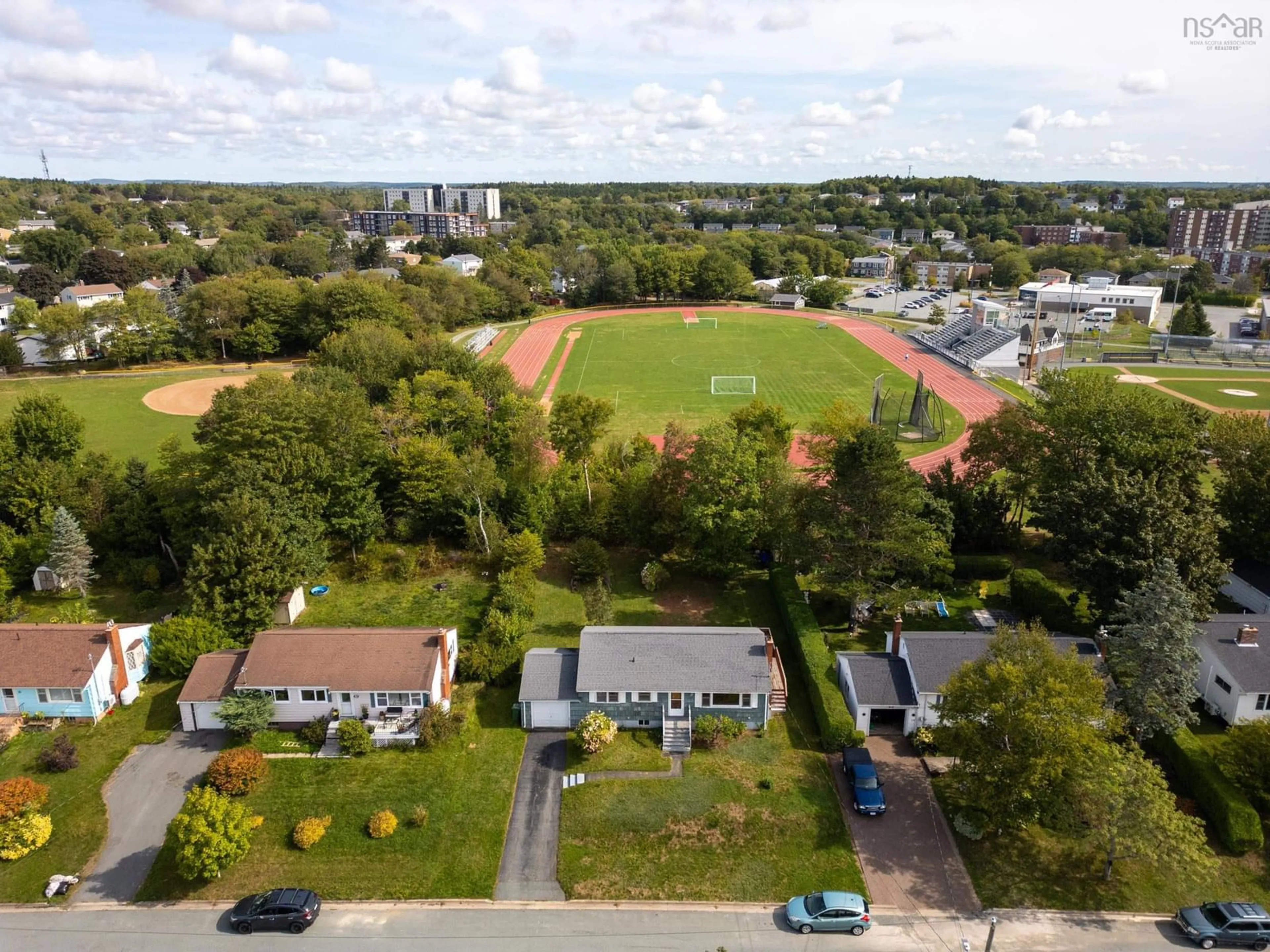 A pic from outside/outdoor area/front of a property/back of a property/a pic from drone, city buildings view from balcony for 31 Raymoor Dr, Dartmouth Nova Scotia B2X 1G6