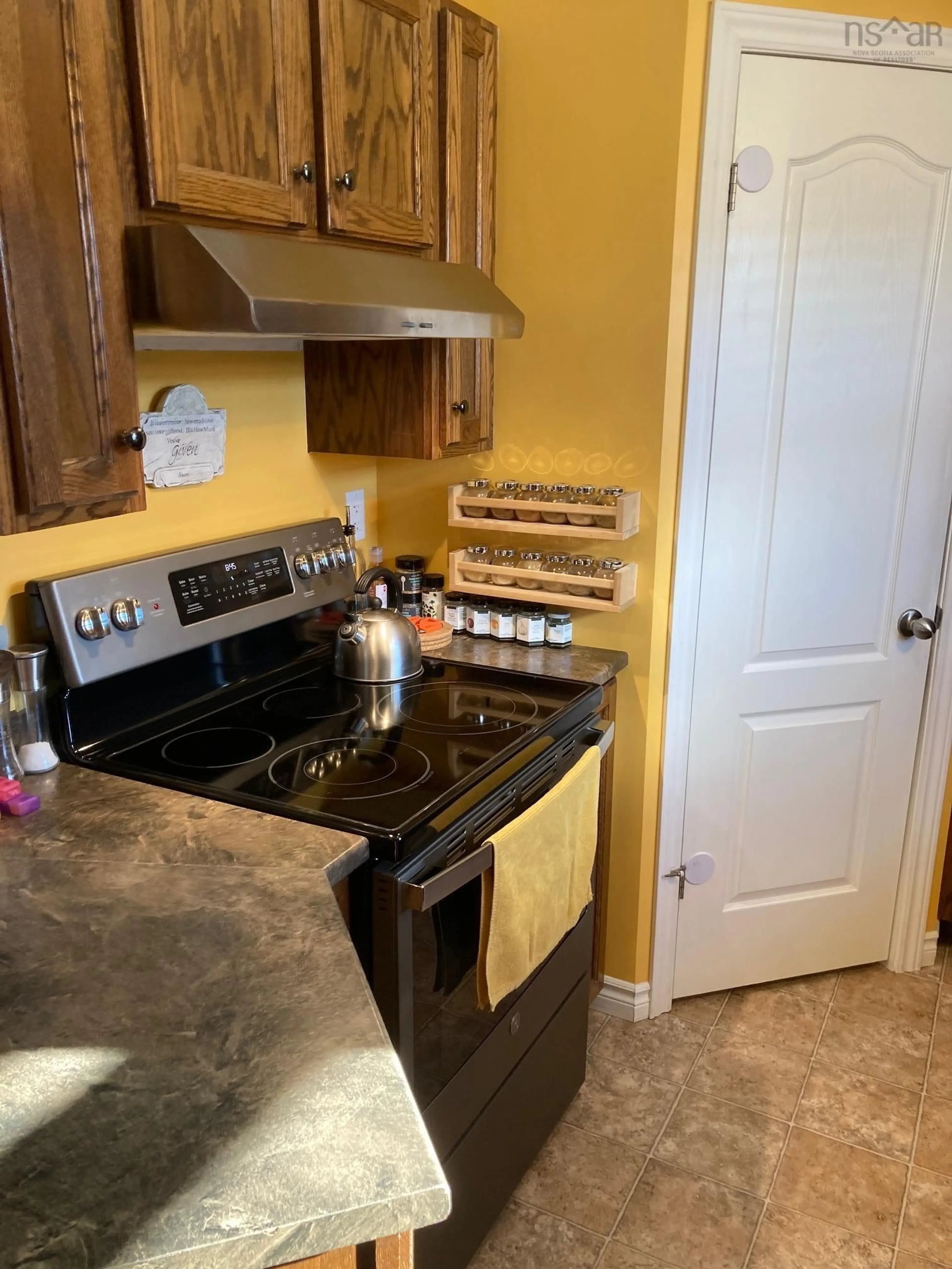 Standard kitchen, ceramic/tile floor for 2 Sherbrooke Ave, Bridgewater Nova Scotia B4V 4E7