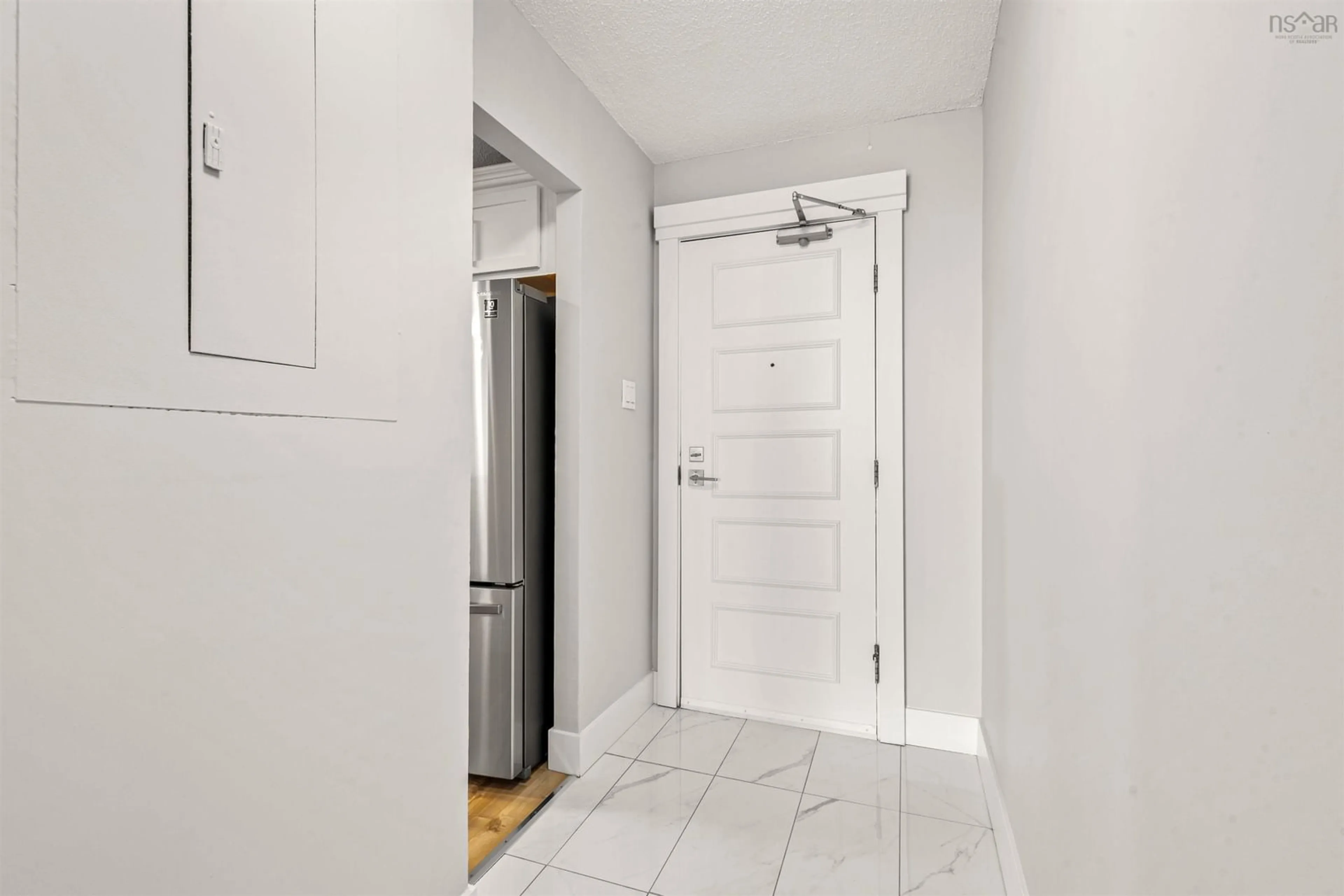 Indoor entryway for 5572 North Ridge Rd #701, Halifax Nova Scotia B3K 5K2