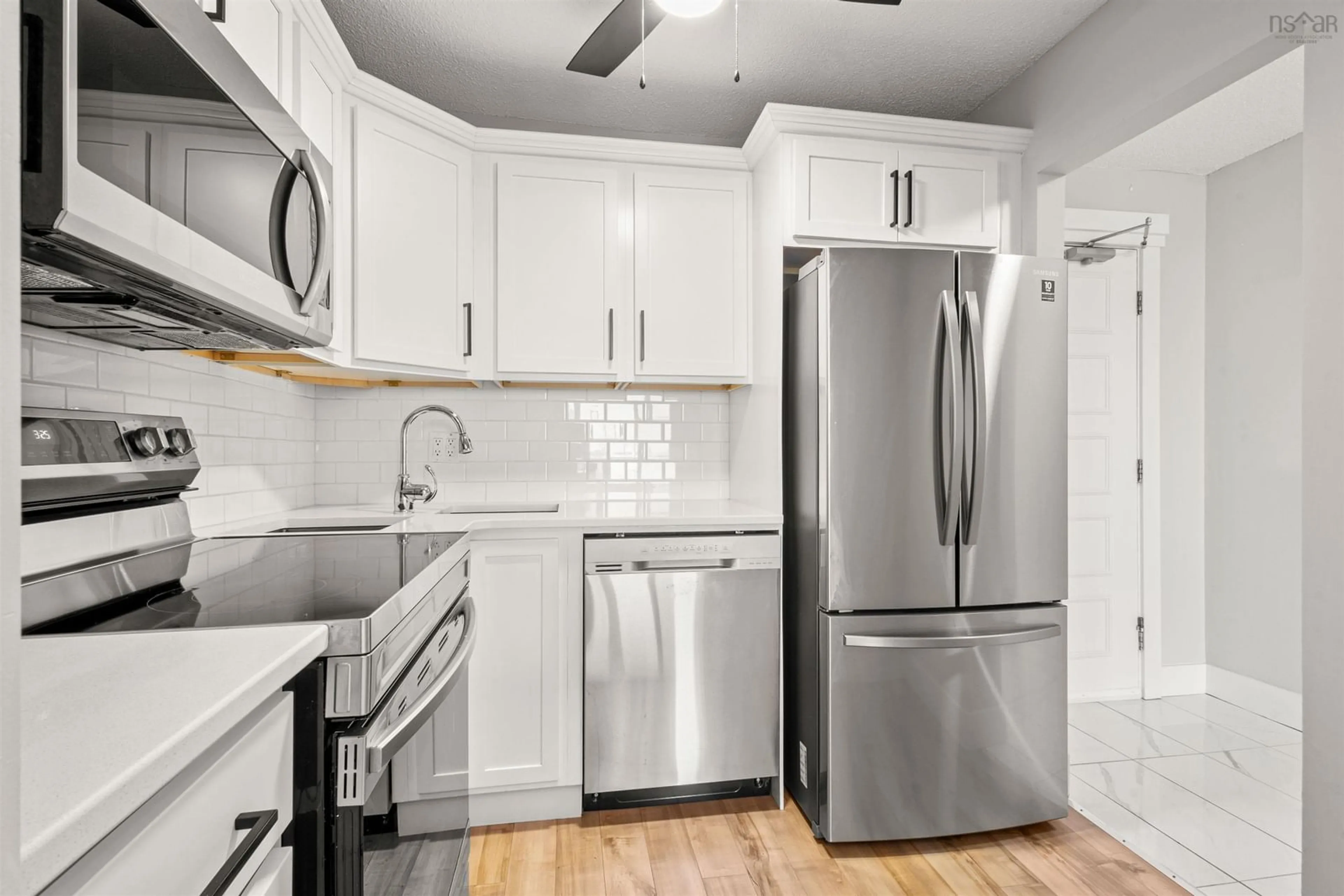 Standard kitchen, unknown for 5572 North Ridge Rd #701, Halifax Nova Scotia B3K 5K2