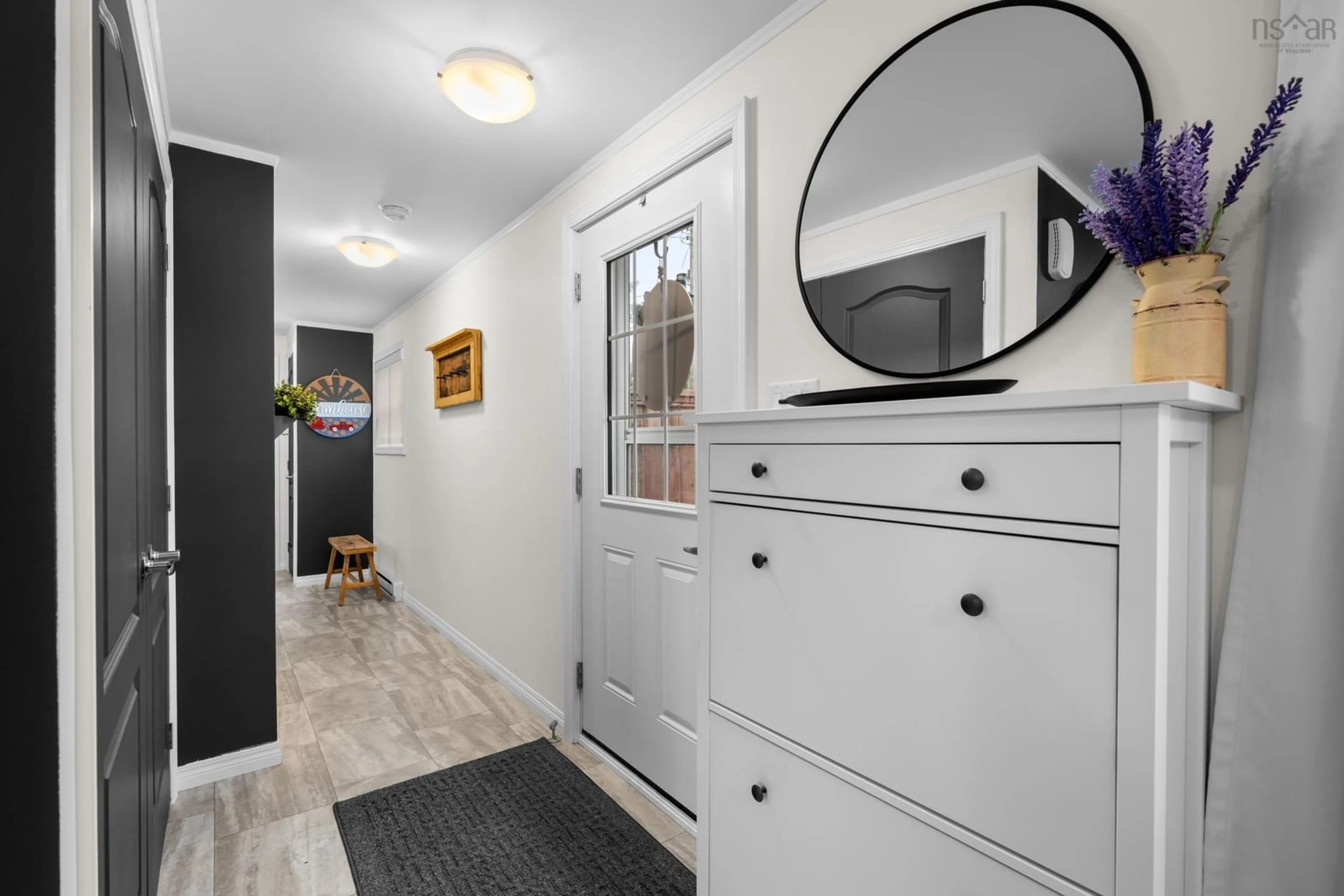 Indoor entryway for 22 Ninth St, Lucasville Nova Scotia B4B 0C9