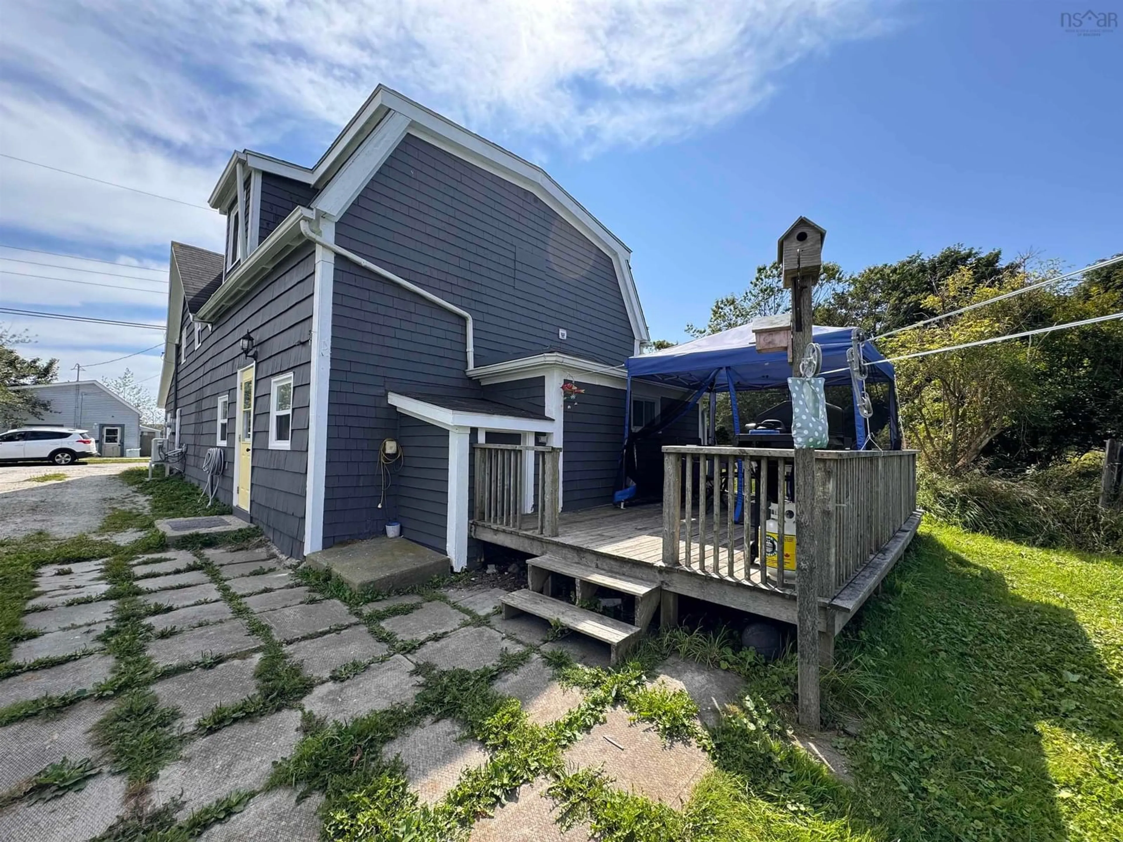 A pic from outside/outdoor area/front of a property/back of a property/a pic from drone, unknown for 12 Church St, Yarmouth Nova Scotia B5A 3Z1