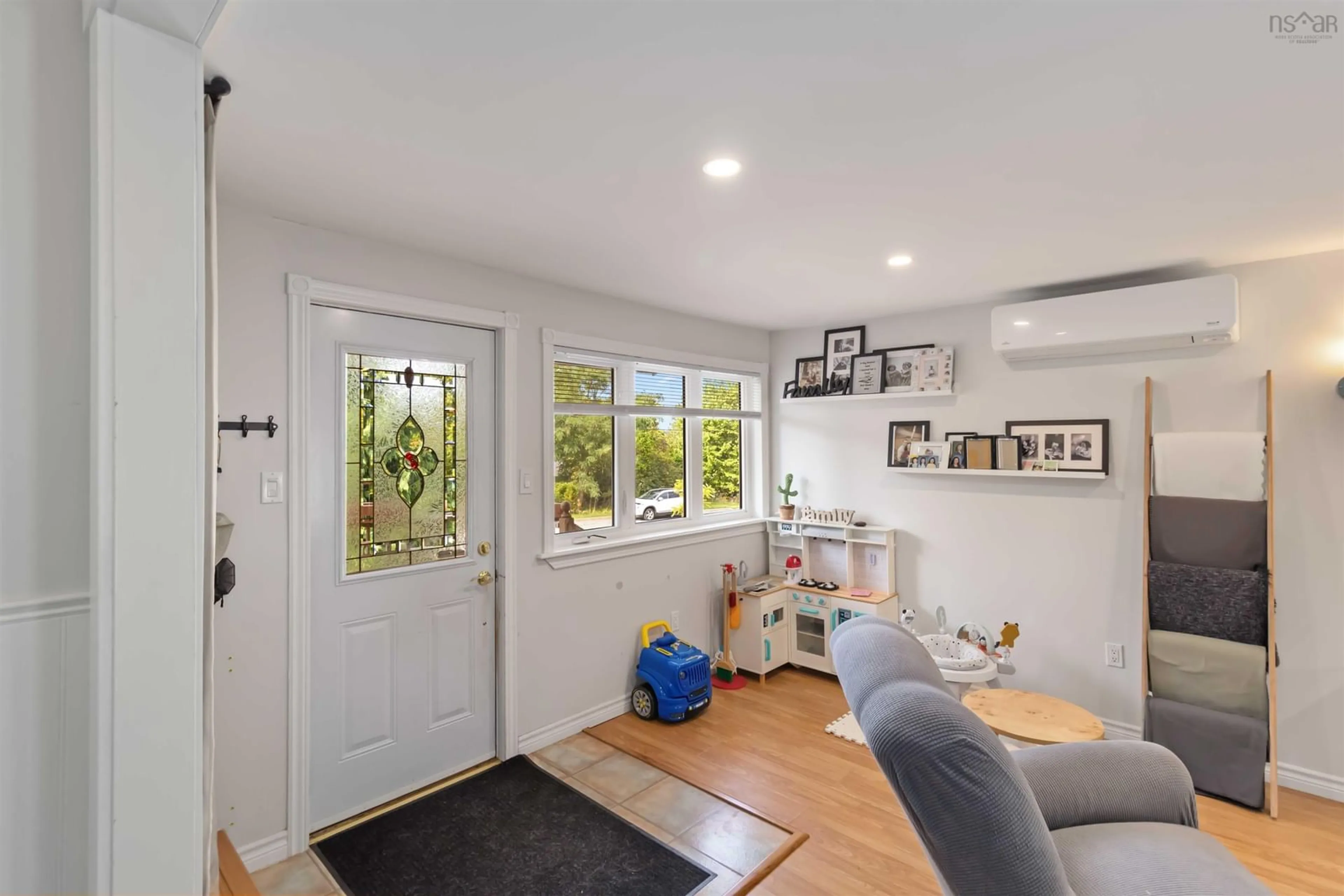 Indoor entryway for 51 Hillside Ave, Lower Sackville Nova Scotia B4C 1W6