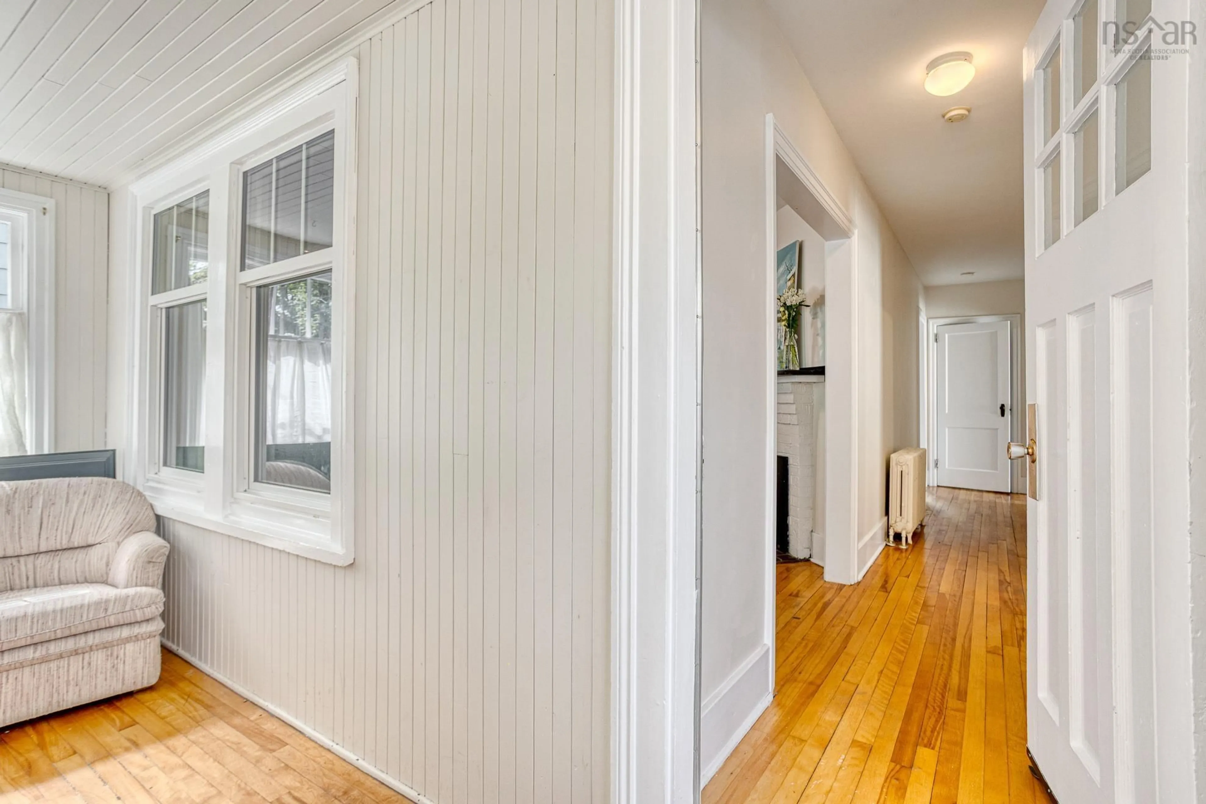 Indoor entryway for 2578 Poplar St, Halifax Nova Scotia B3L 2Y8