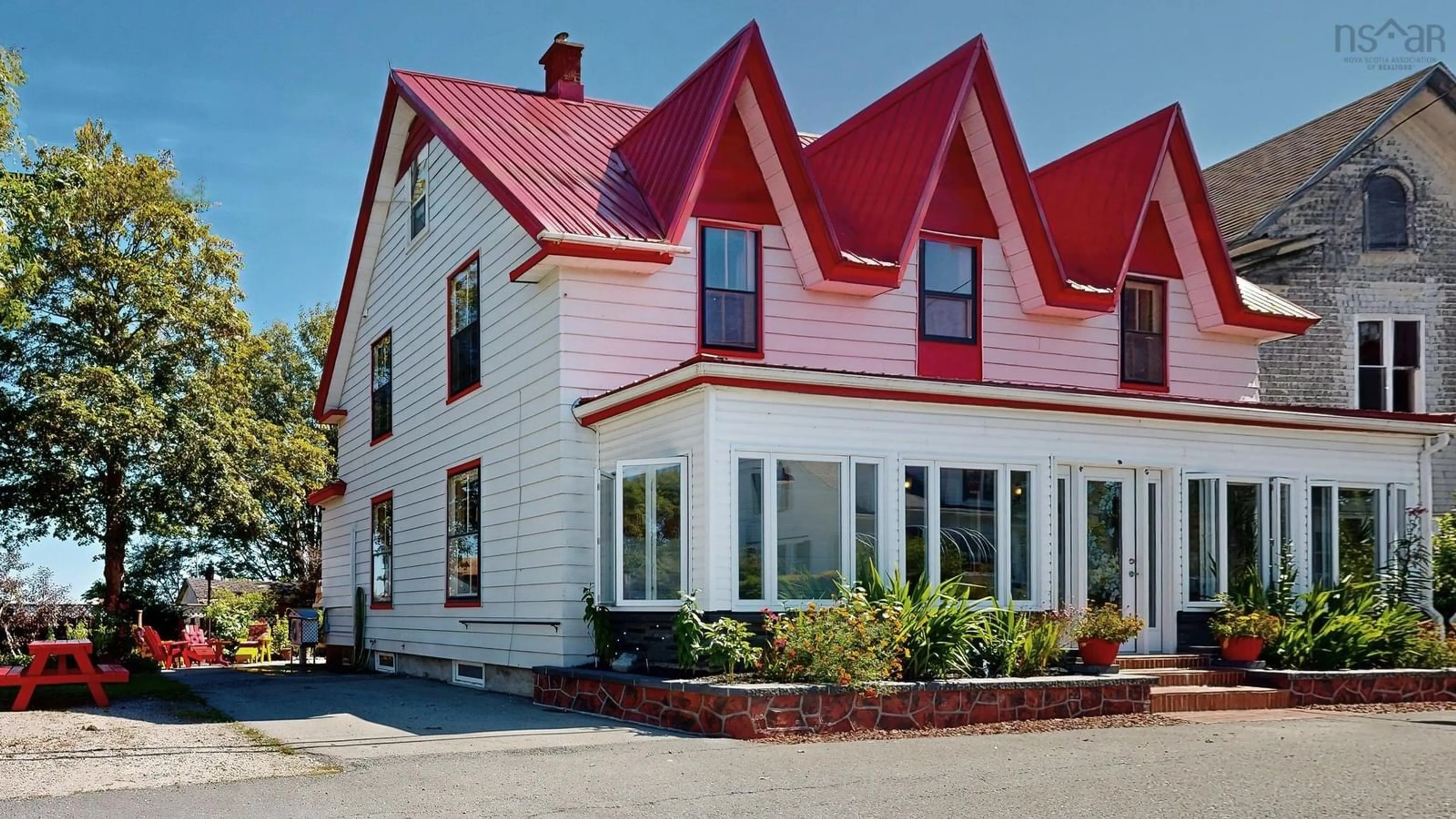 Home with vinyl exterior material, street for 132 Hall St, Lockeport Nova Scotia B0T 1L0