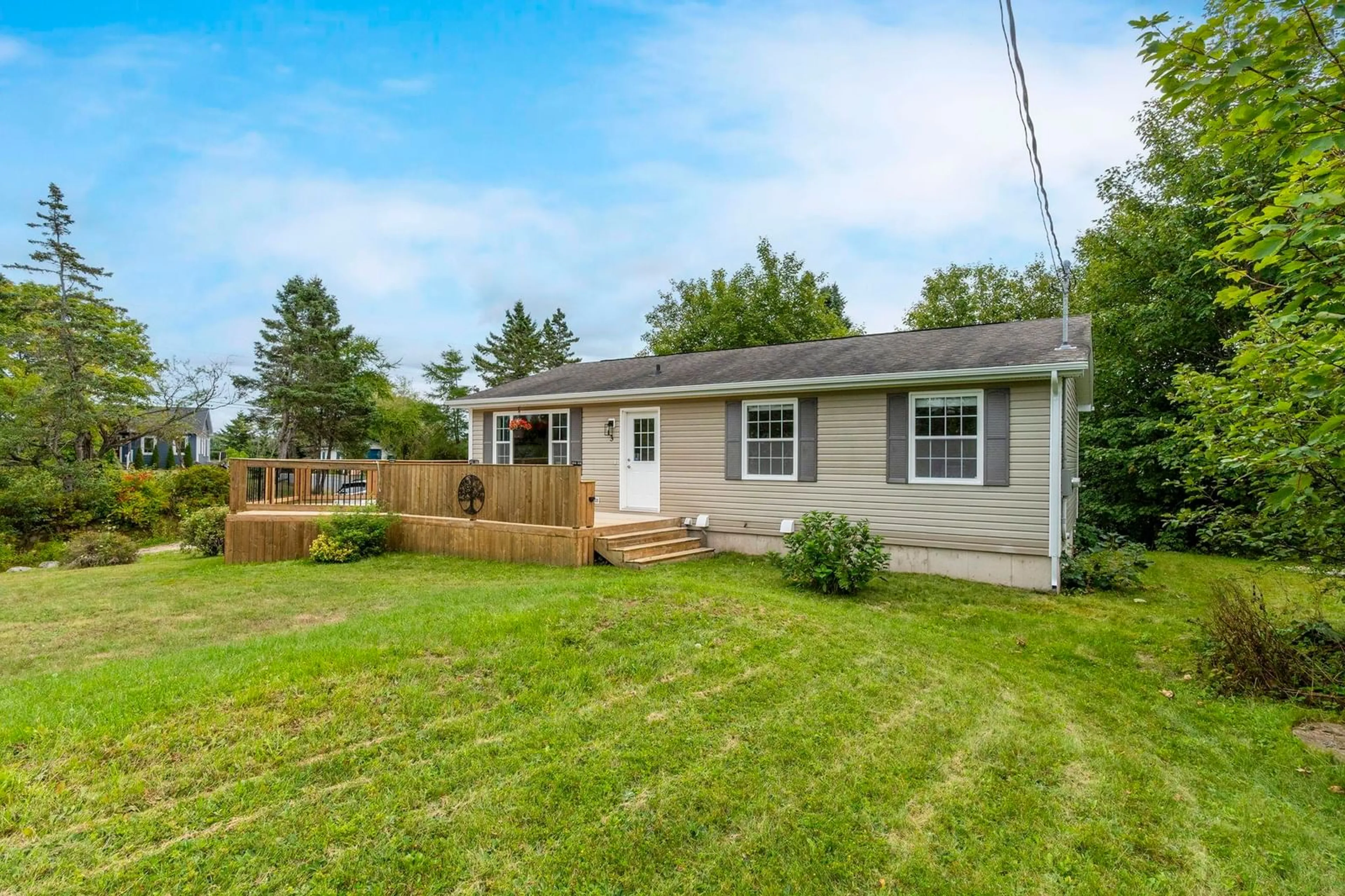 Home with vinyl exterior material, unknown for 3 Bayview Lane, Queensland Nova Scotia B0J 1T0