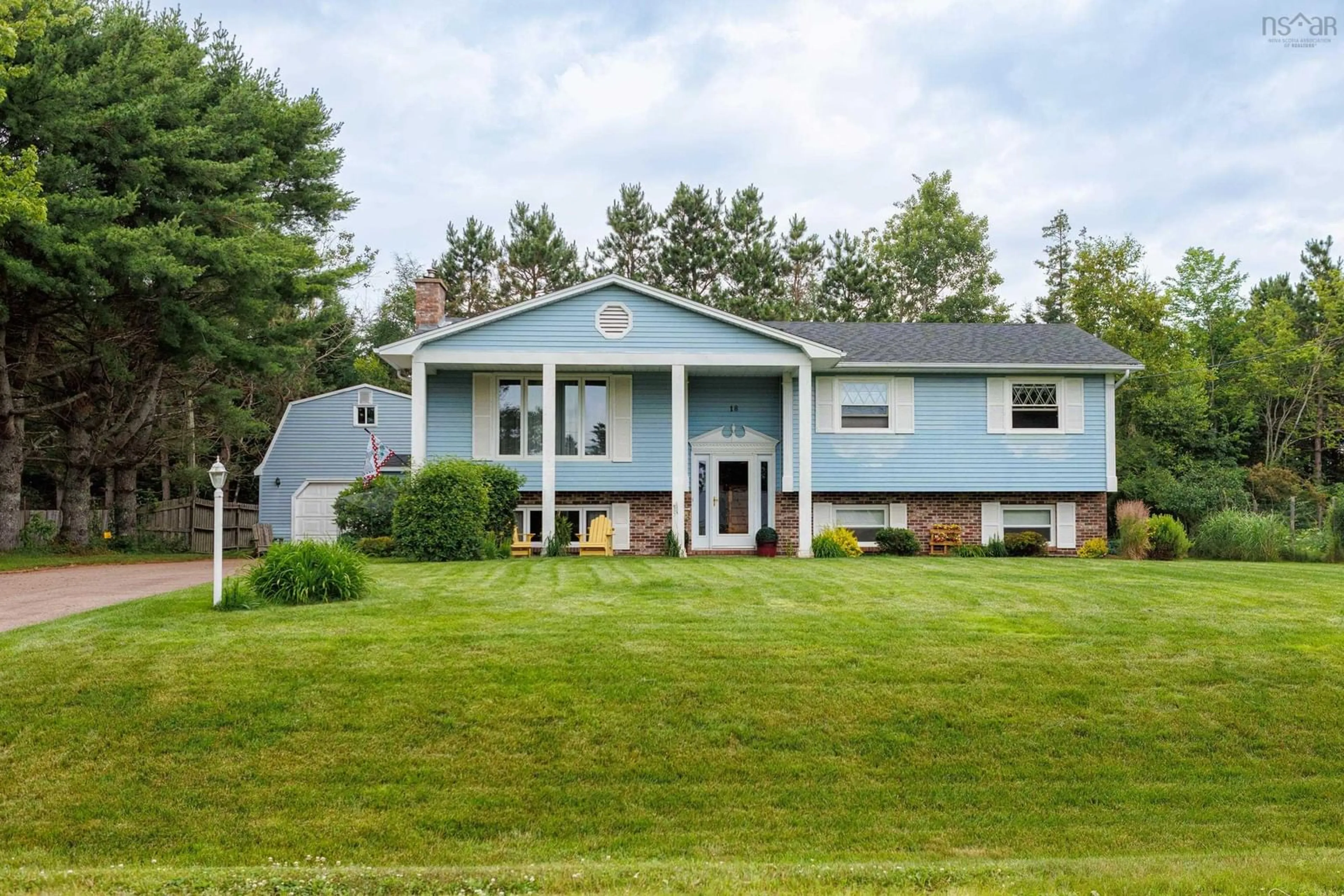 Home with vinyl exterior material, unknown for 18 Tamarack Dr, Valley Nova Scotia B6L 2V9
