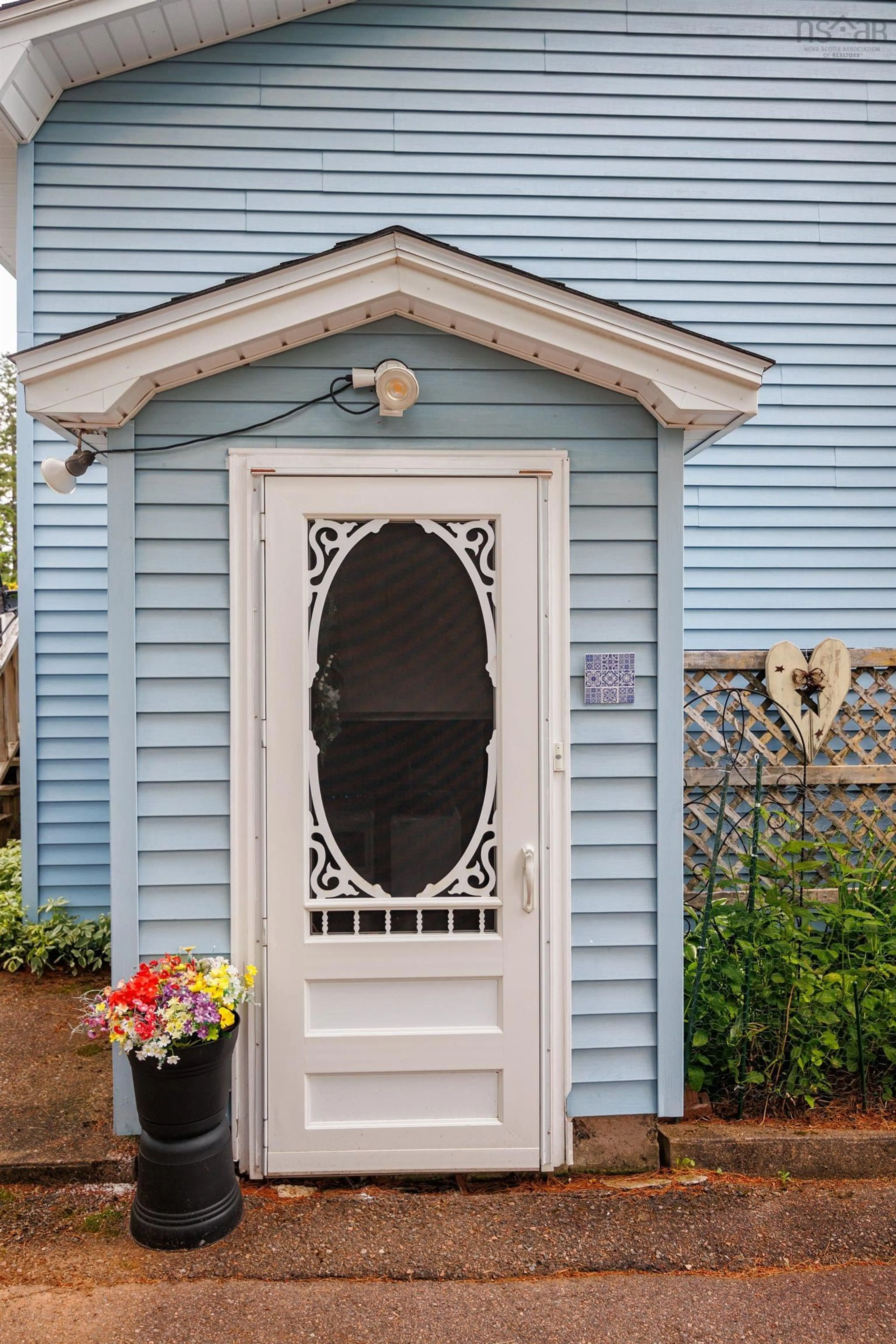 Indoor entryway for 18 Tamarack Dr, Valley Nova Scotia B6L 2V9