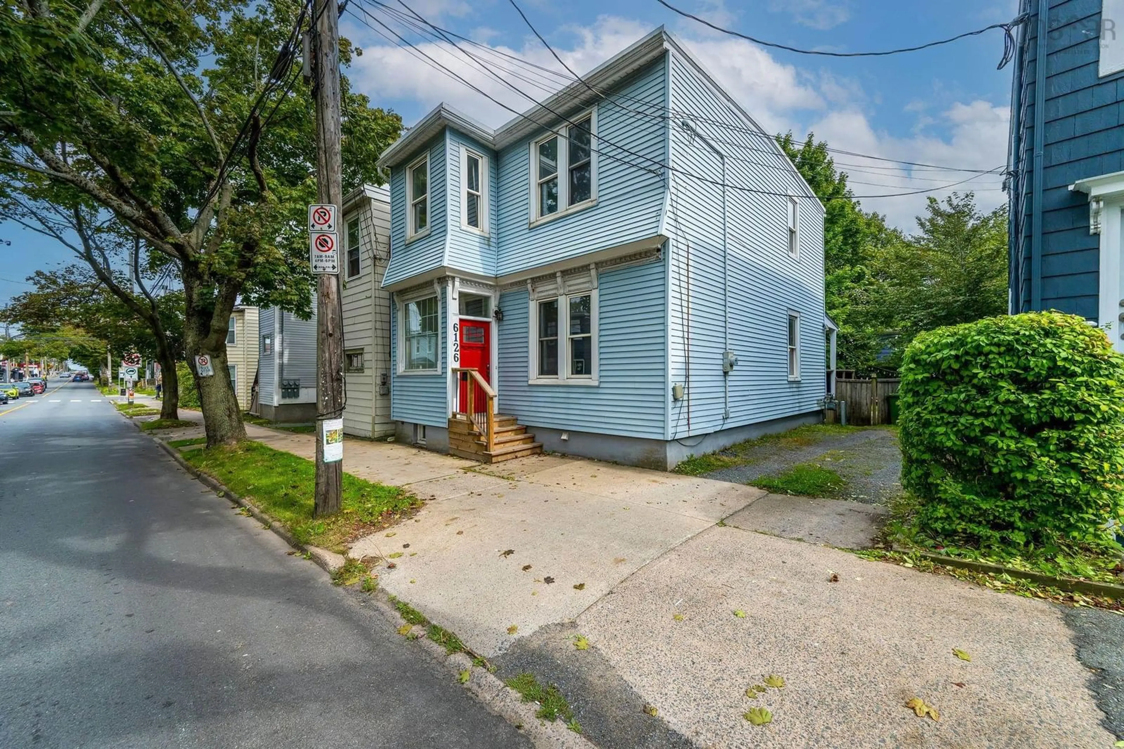 A pic from outside/outdoor area/front of a property/back of a property/a pic from drone, street for 6126 North St, Halifax Nova Scotia B3K 1P3