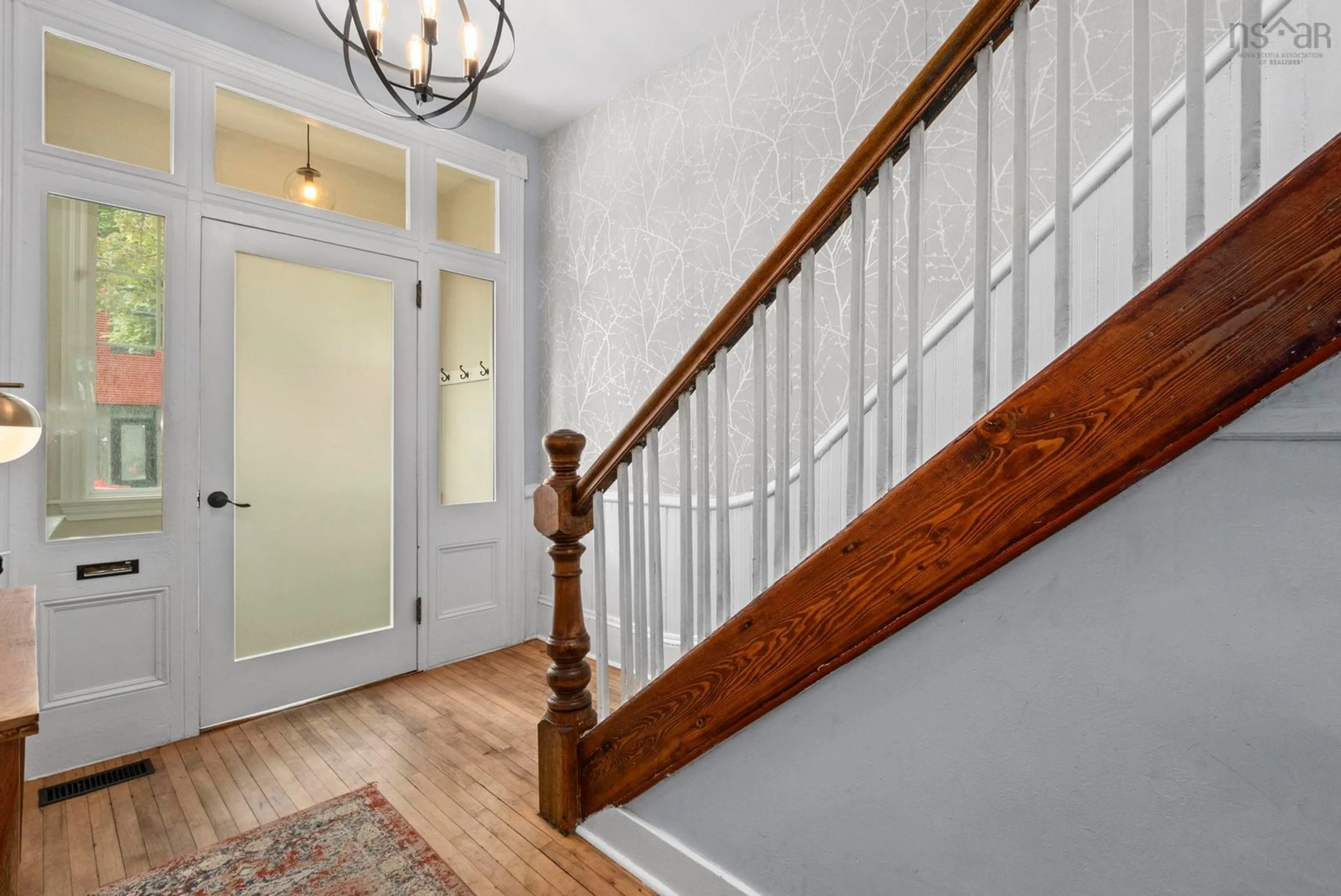 Indoor entryway for 6126 North St, Halifax Nova Scotia B3K 1P3