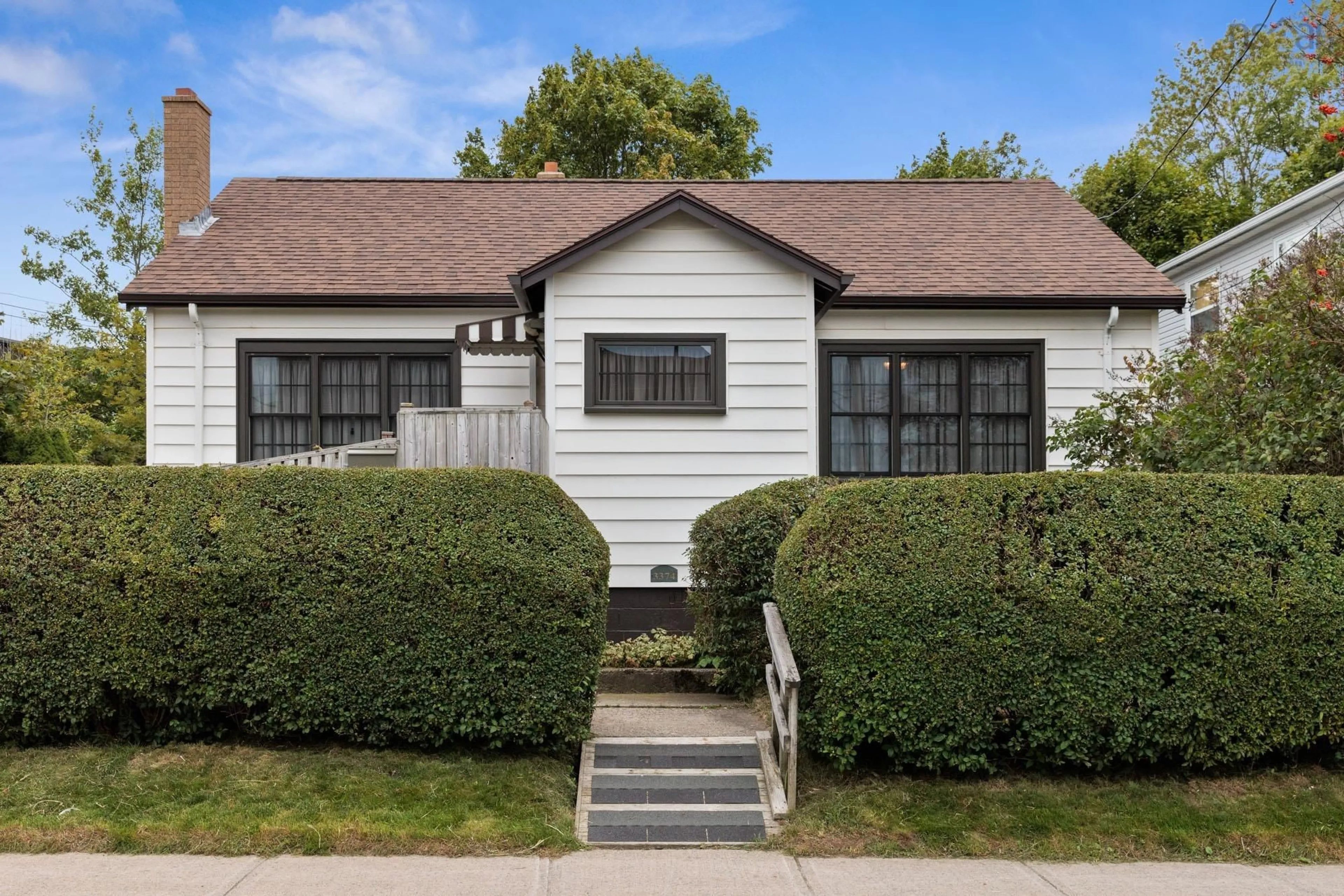 Home with vinyl exterior material, street for 3374 Windsor St, Halifax Nova Scotia B3K 5G4