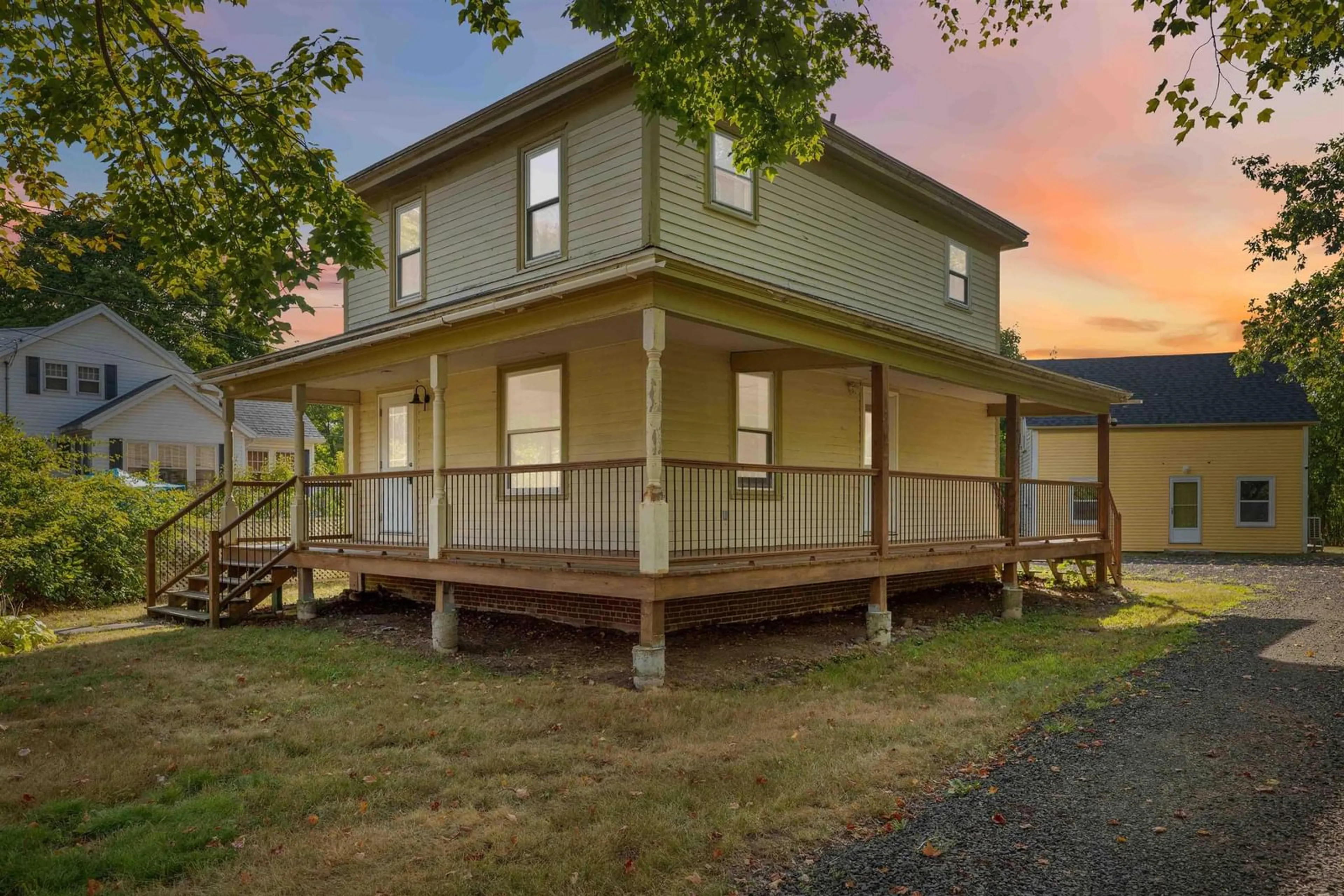 A pic from outside/outdoor area/front of a property/back of a property/a pic from drone, building for 22 George Street, Middleton Nova Scotia B0S 1P0
