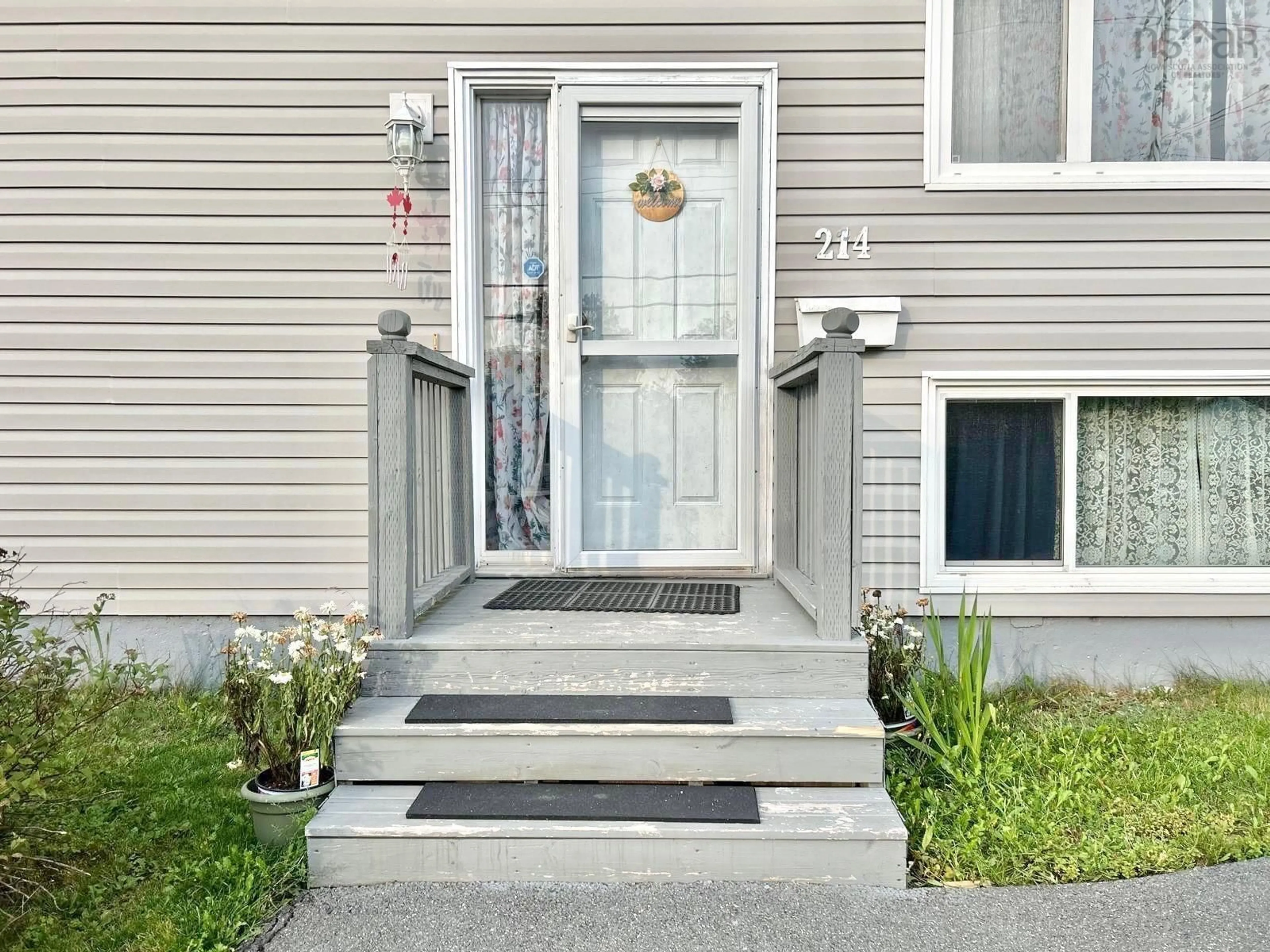 Indoor entryway for 214 Arklow Dr, Dartmouth Nova Scotia B2W 4R6
