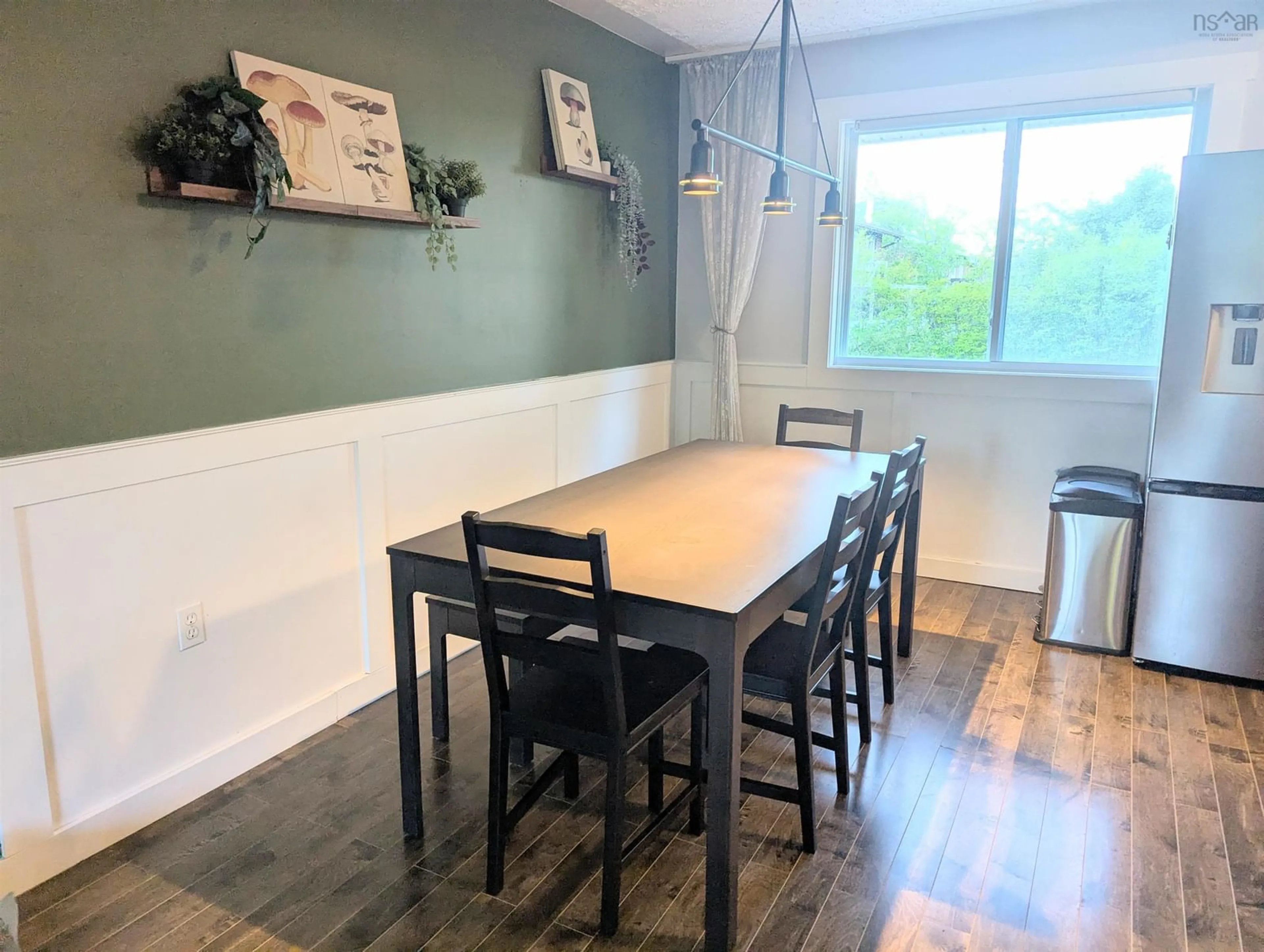 Dining room, wood/laminate floor for 7 Muriel Ave, Dartmouth Nova Scotia B2W 2E4
