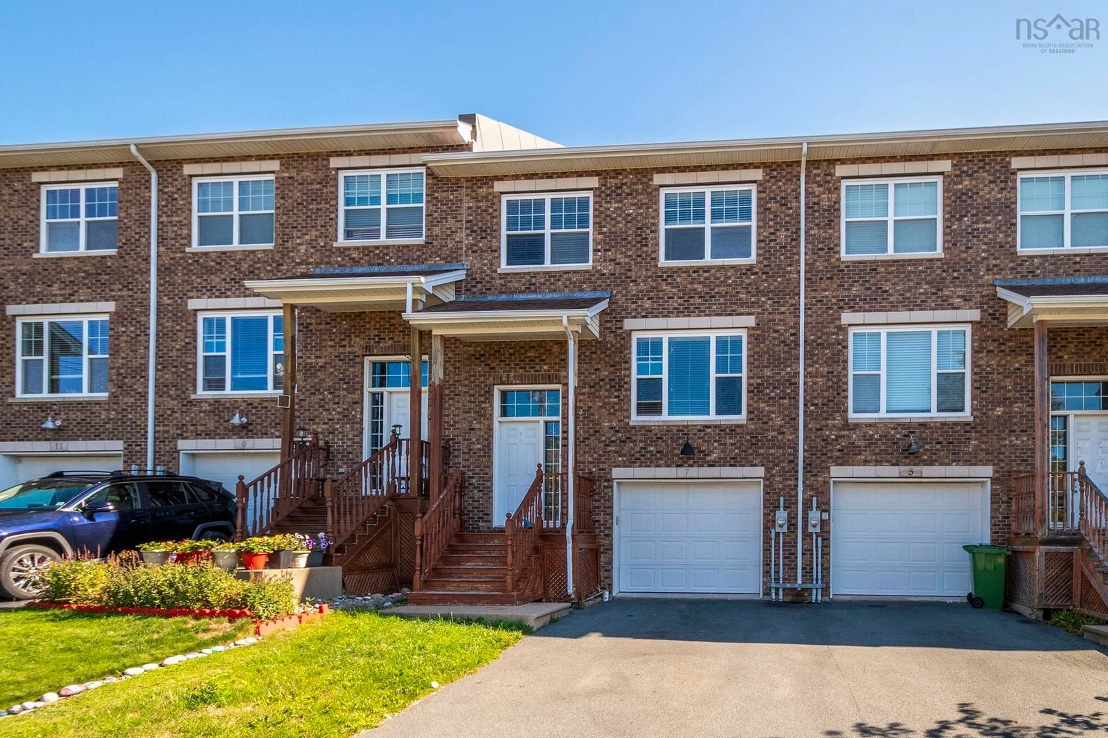 Home with brick exterior material, street for 7 Collingwood Crt, Dartmouth Nova Scotia B2W 0G4