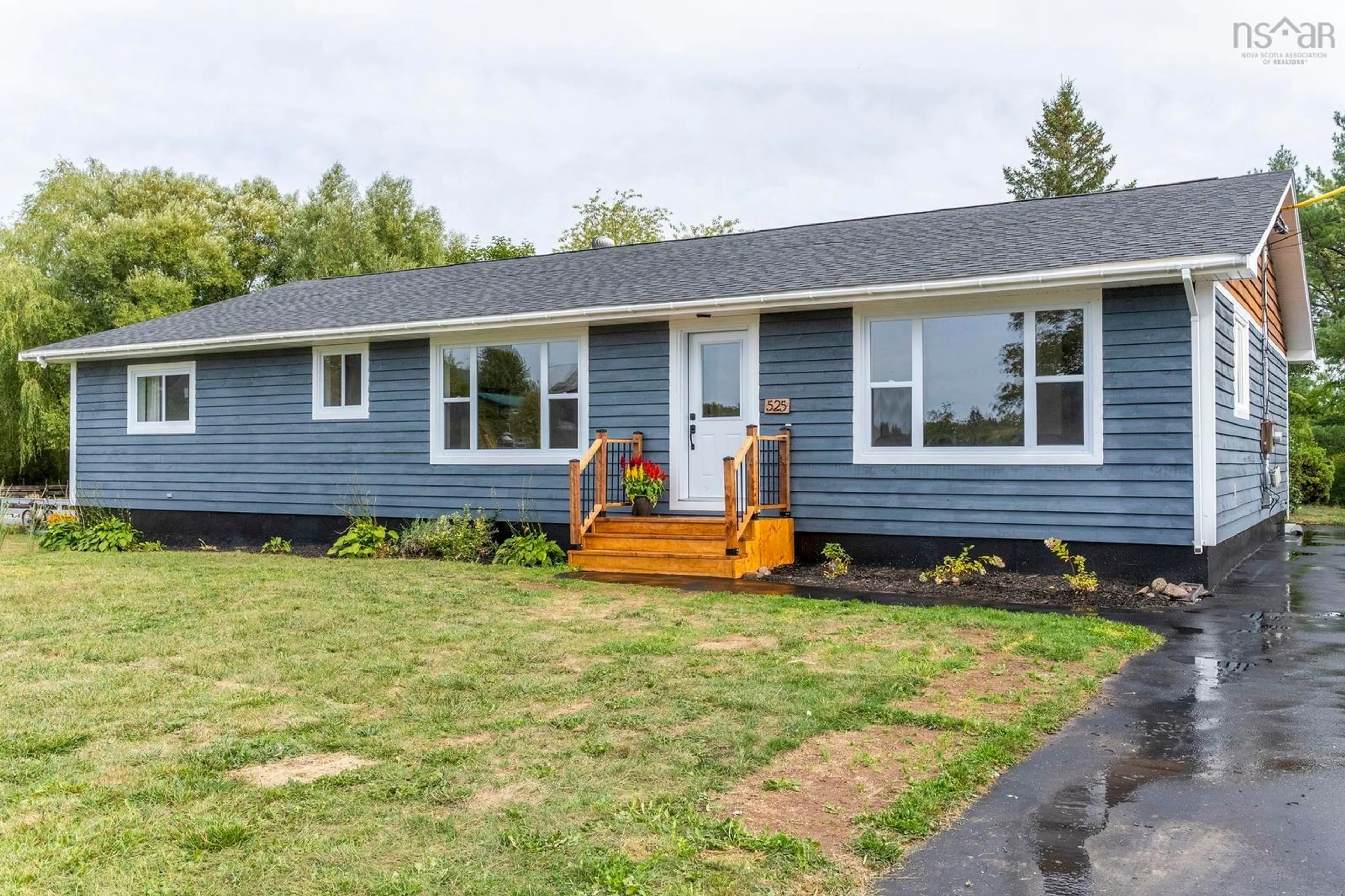 Home with vinyl exterior material, street for 525 College Rd, Windsor Nova Scotia B0N 2T0