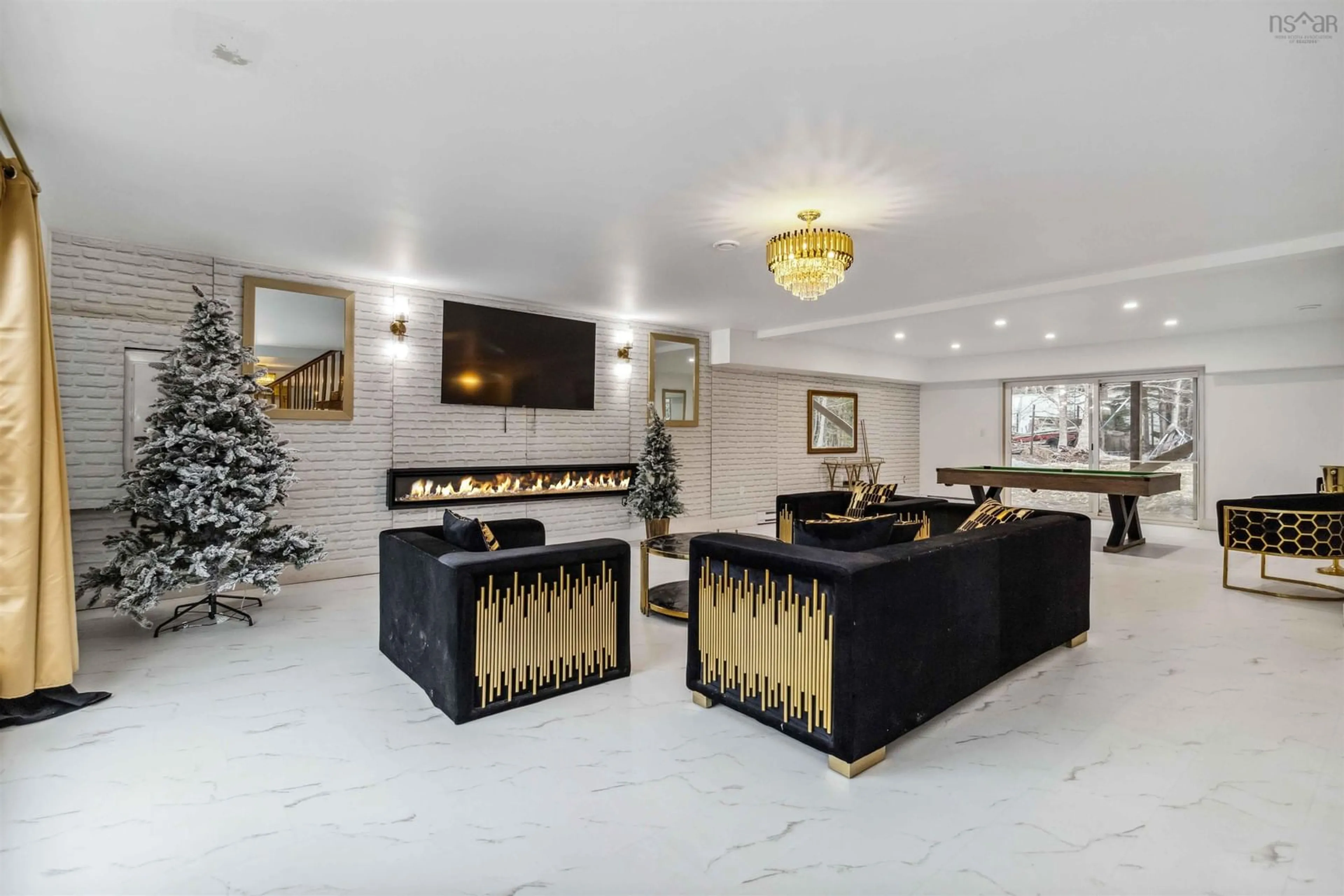 Lobby for 2709 Highway 7, Lake Echo Nova Scotia B3E 1A3