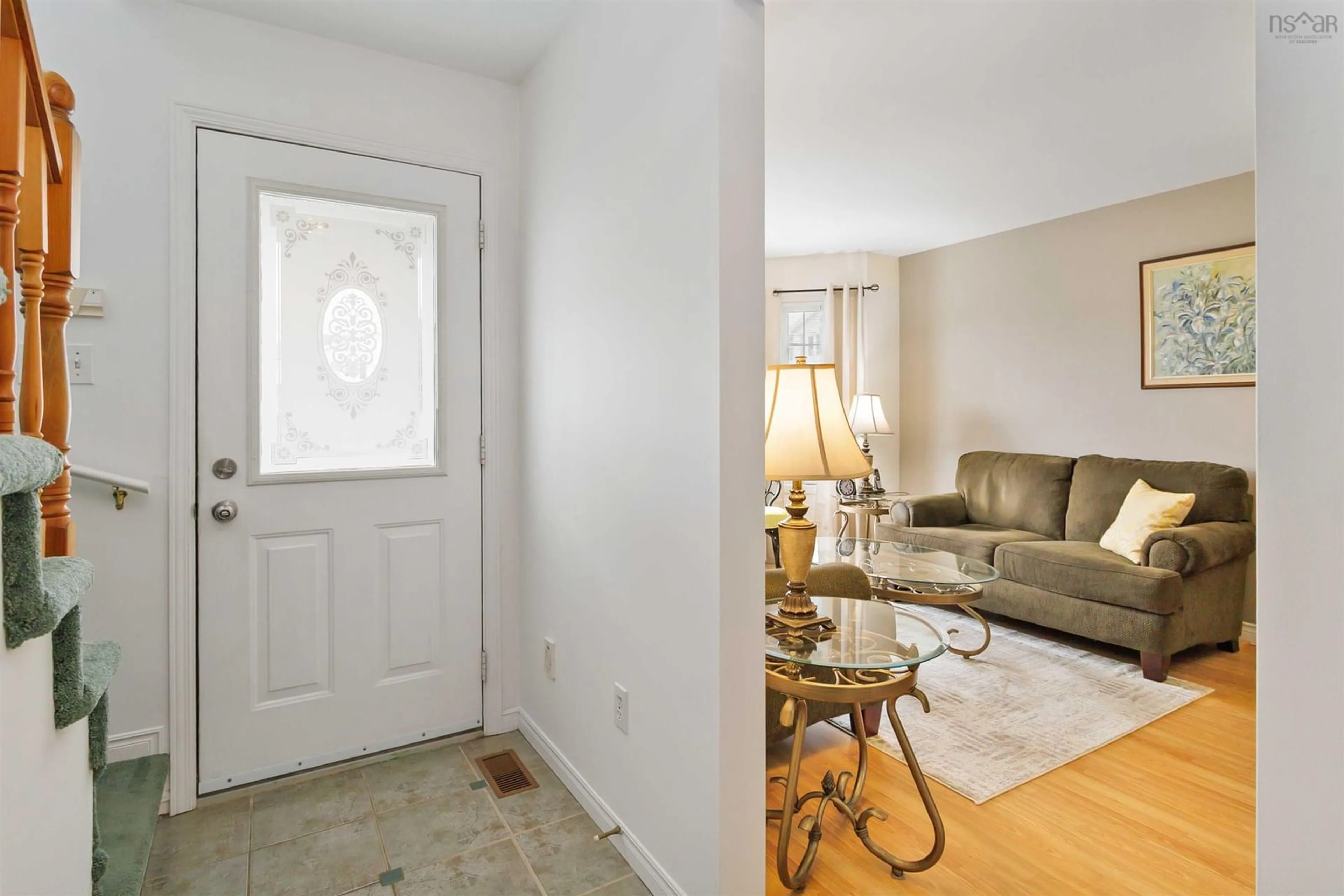 Indoor entryway for 16 Geovex Crt, Dartmouth Nova Scotia B2X 3T1