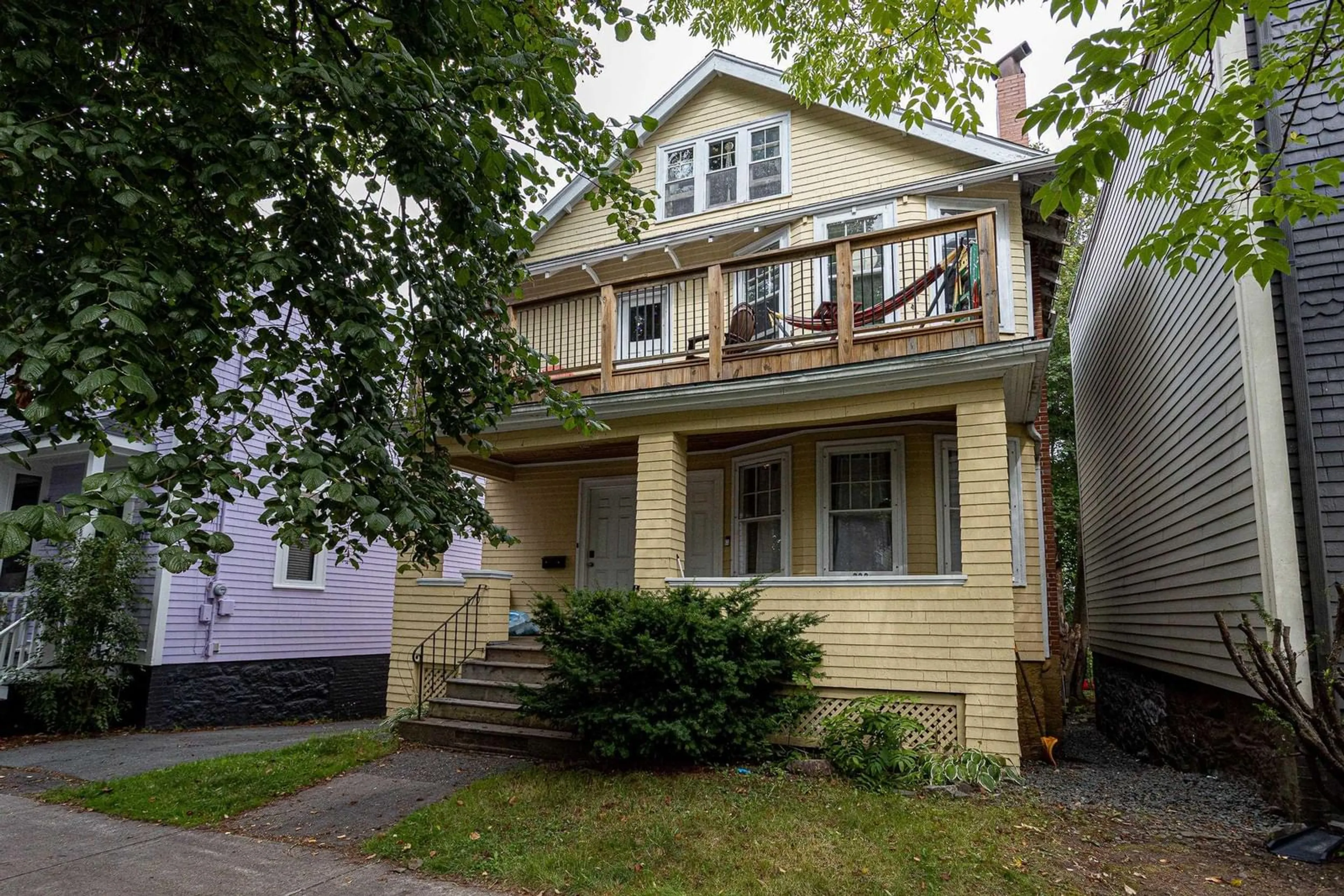 Unknown for 1577-1579 Vernon St, Halifax Nova Scotia B3H 3M8