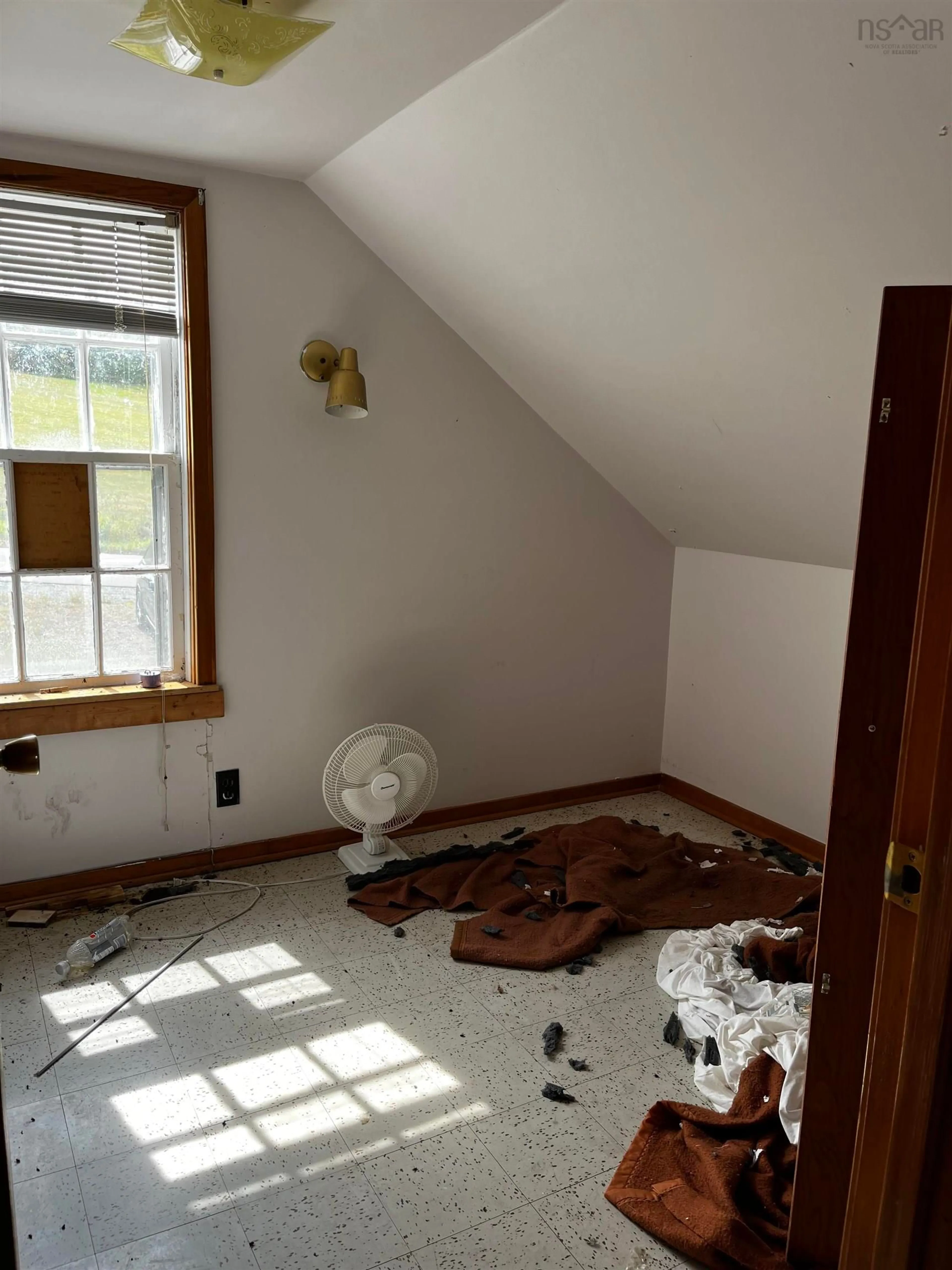 A pic of a room for 104 North St, Springhill Nova Scotia B0M 1X0