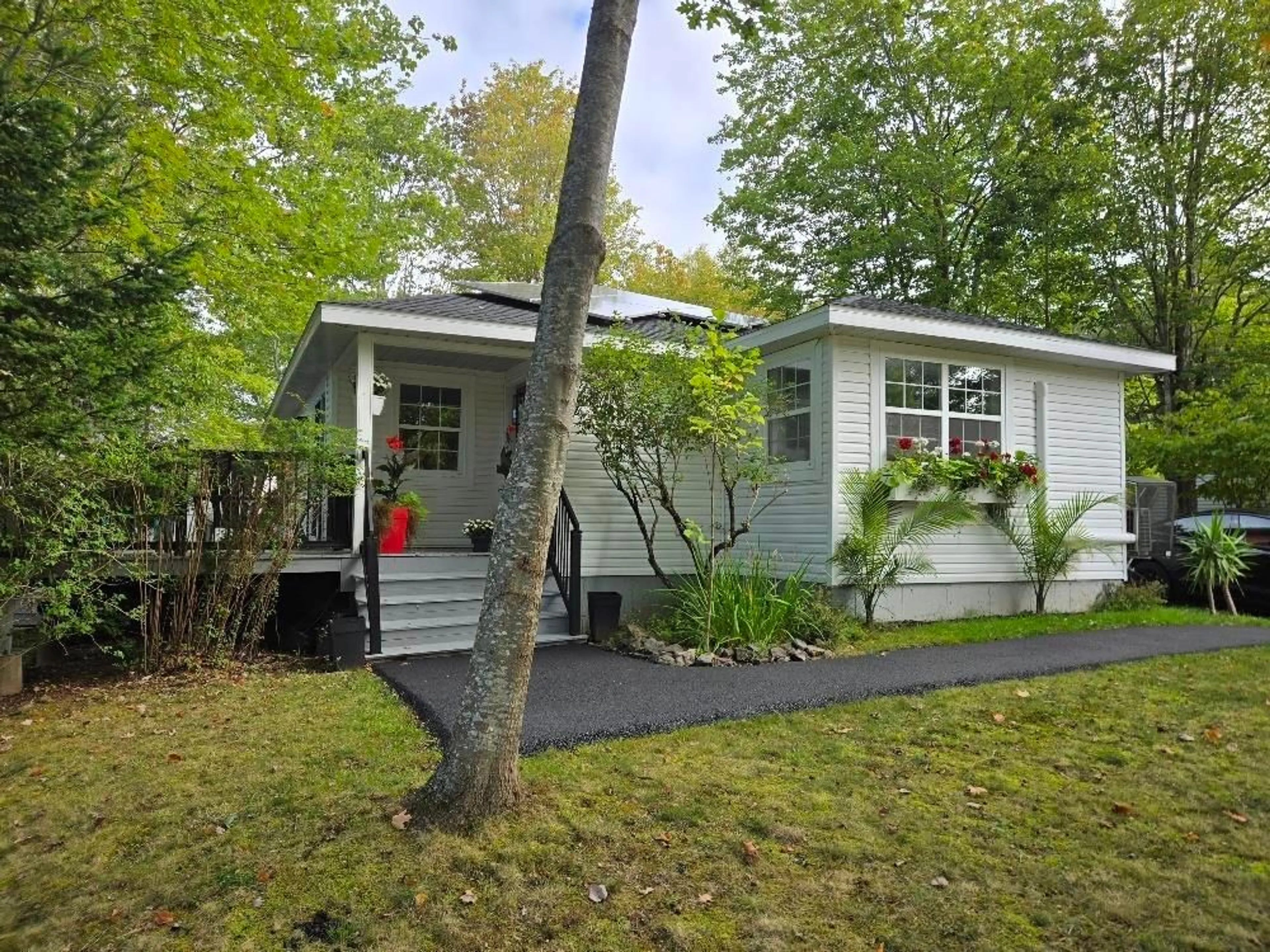 Home with vinyl exterior material, street for 21 Heritage Place, Truro Nova Scotia B2N 6J4