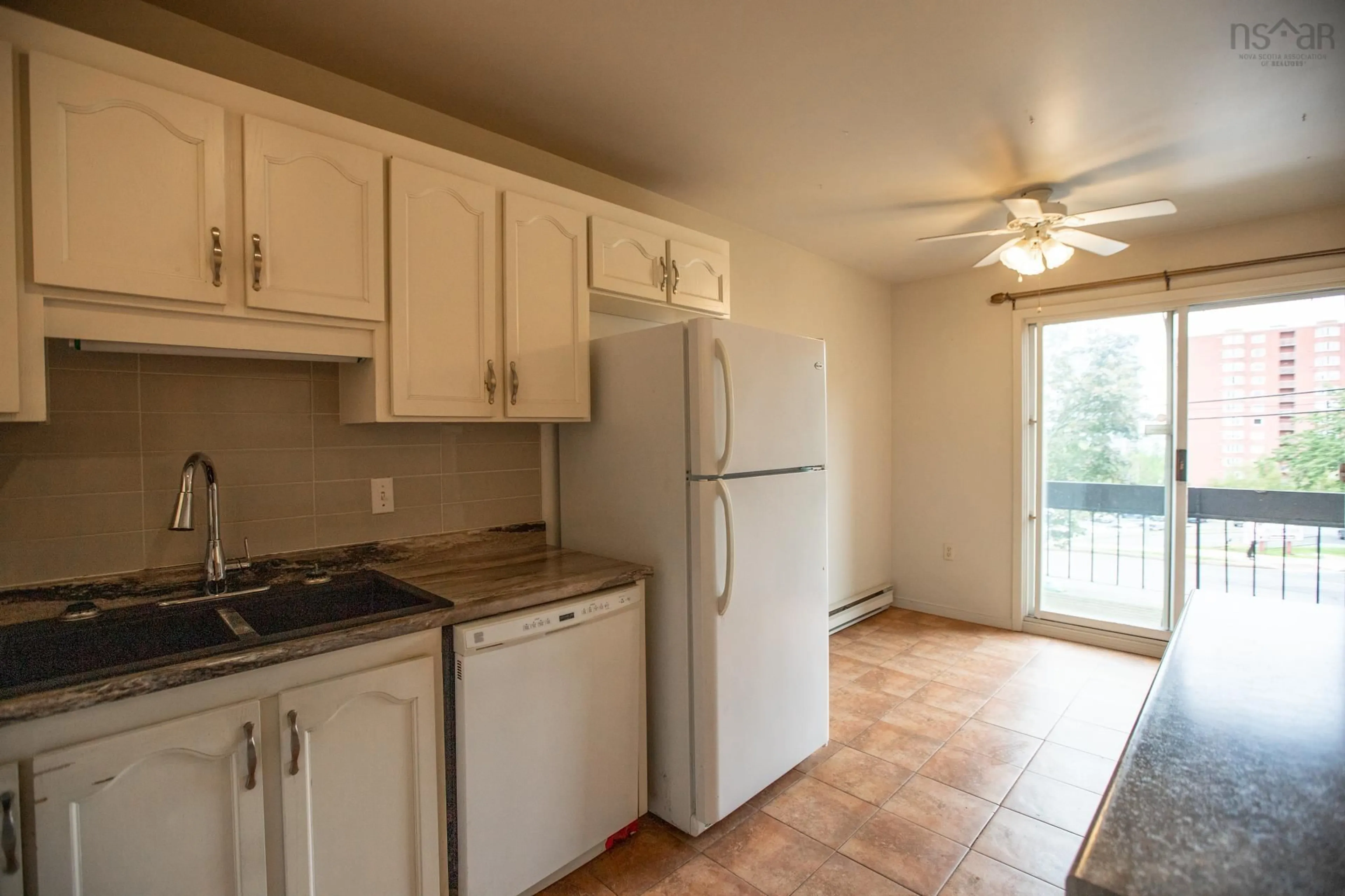 Standard kitchen, unknown for 4 Stoney Brook Crt, Clayton Park Nova Scotia B3M 3L1