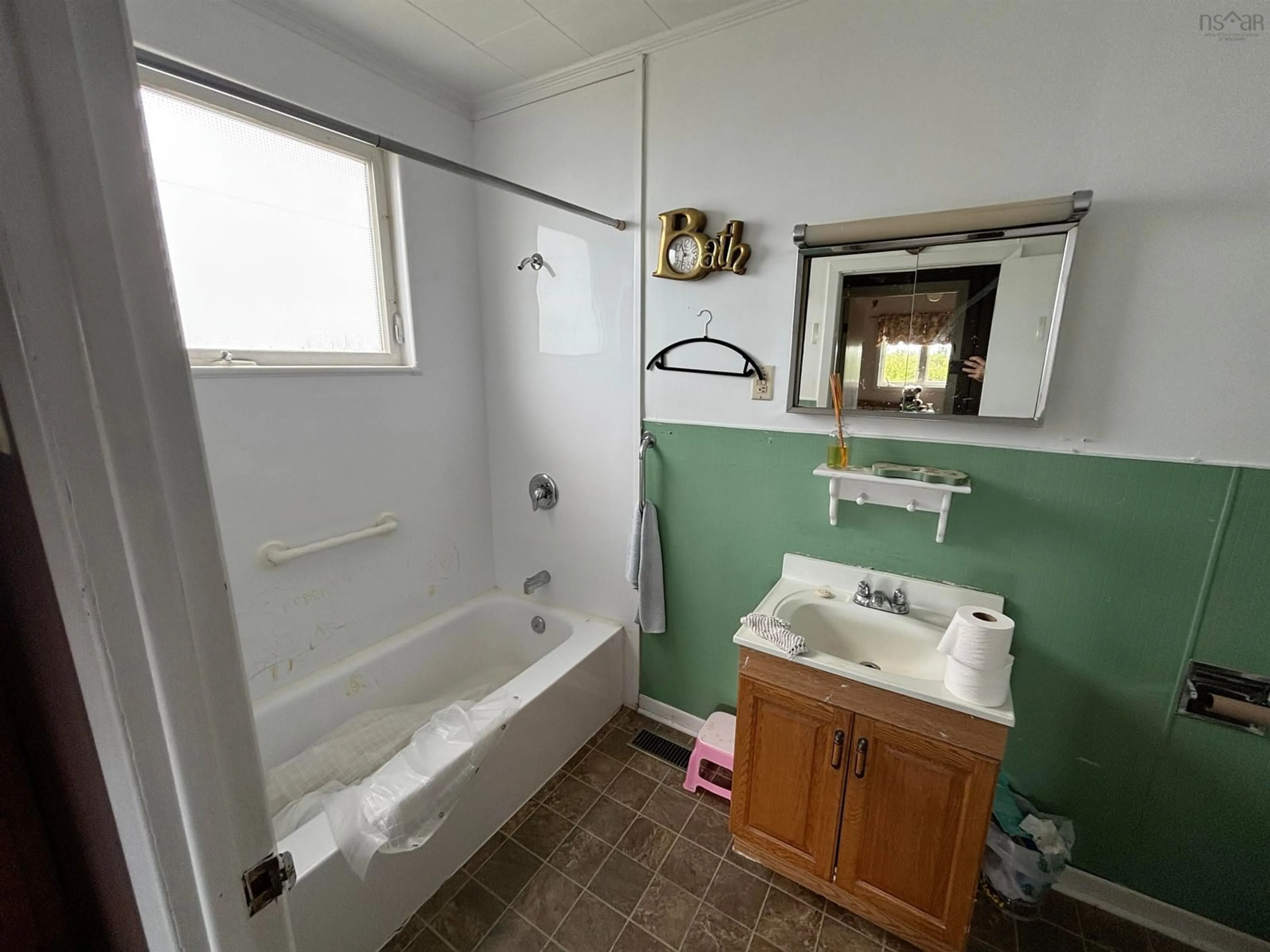 Standard bathroom, ceramic/tile floor for 7 One B Rd, Glace Bay Nova Scotia B1A 4P9