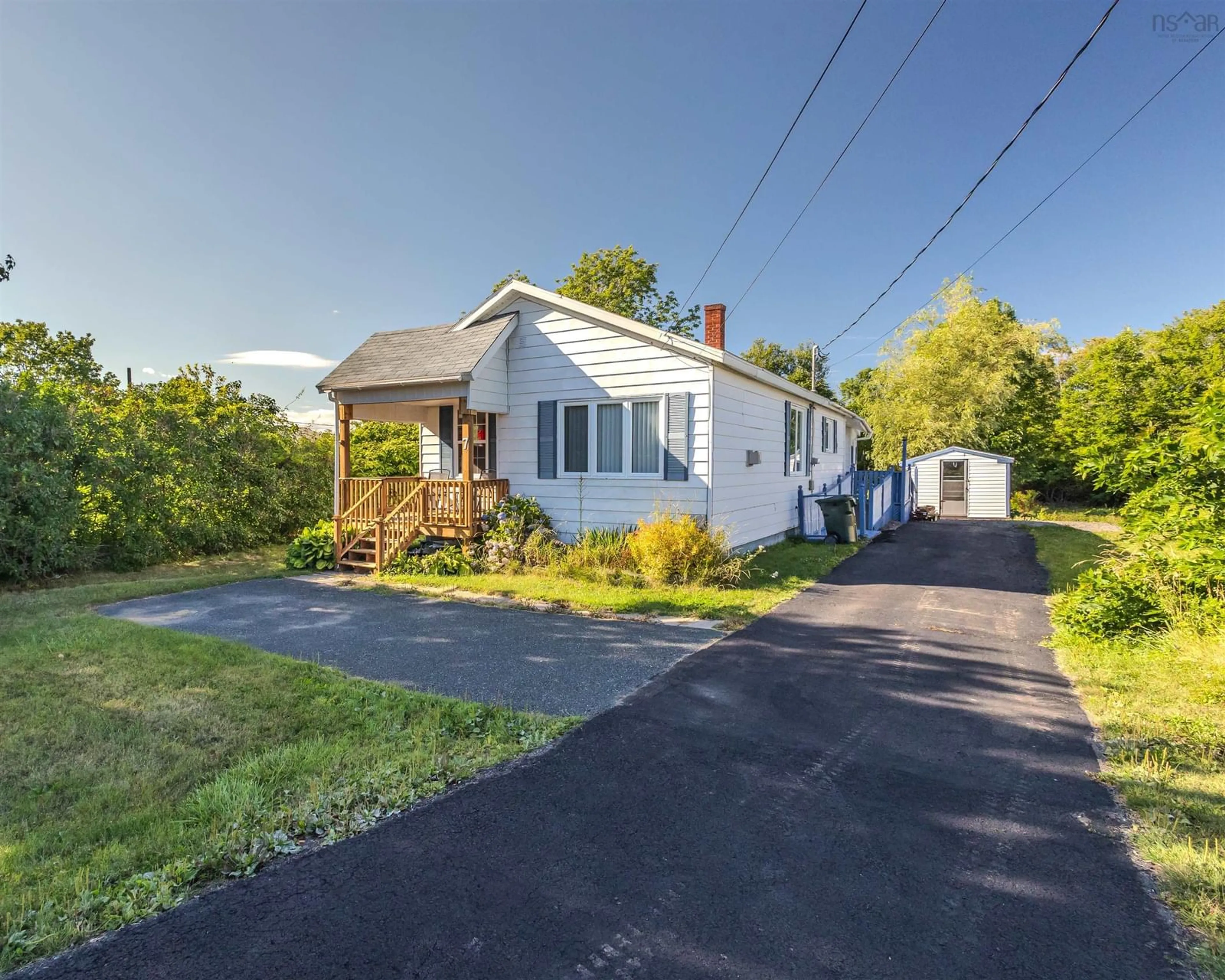 A pic from outside/outdoor area/front of a property/back of a property/a pic from drone, street for 7 Dominion St, Glace Bay Nova Scotia B1A 3M7