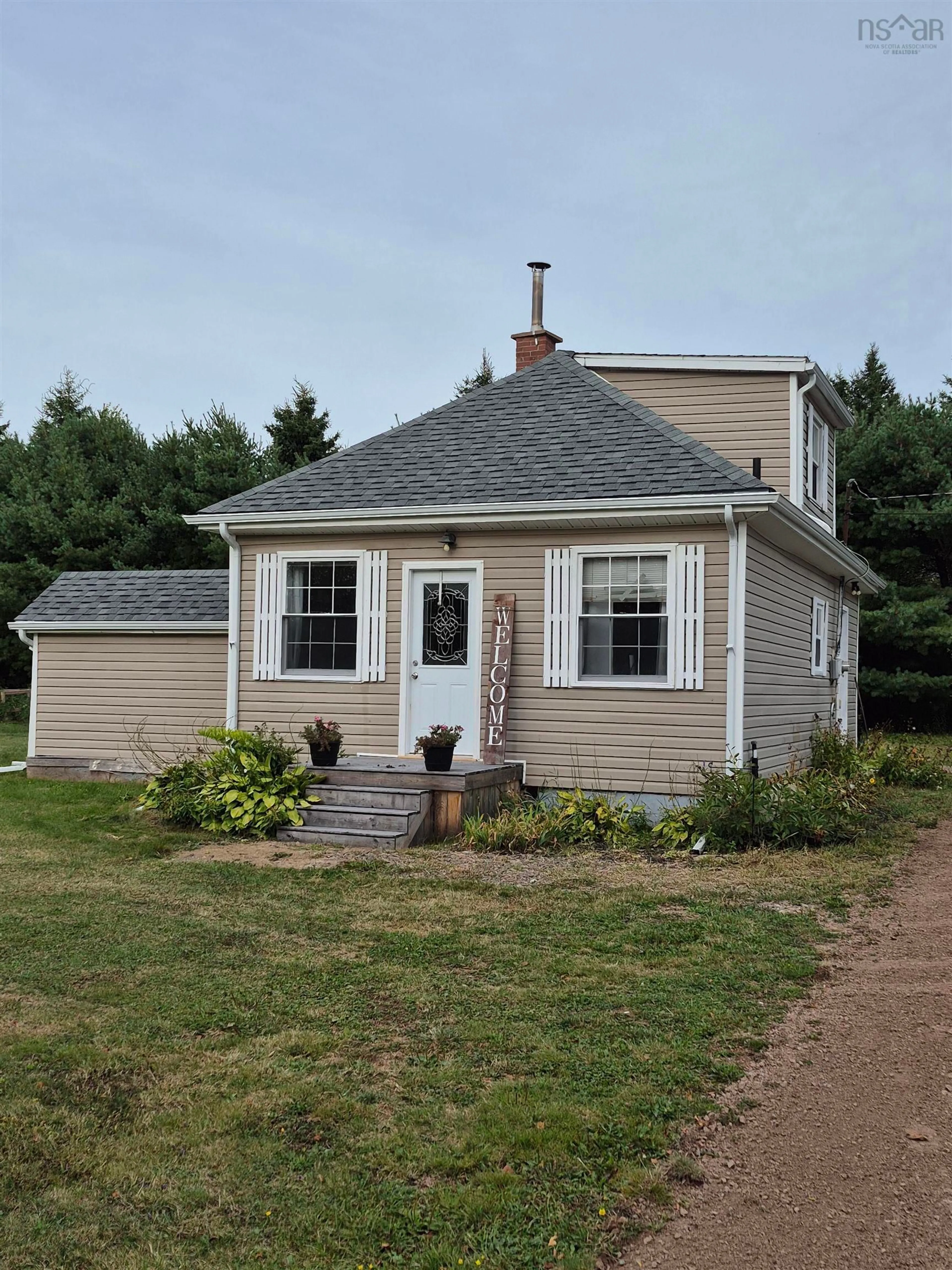 Home with vinyl exterior material, street for 1118 Crowes Mills Rd, Onslow Mountain Nova Scotia B0M 1G0