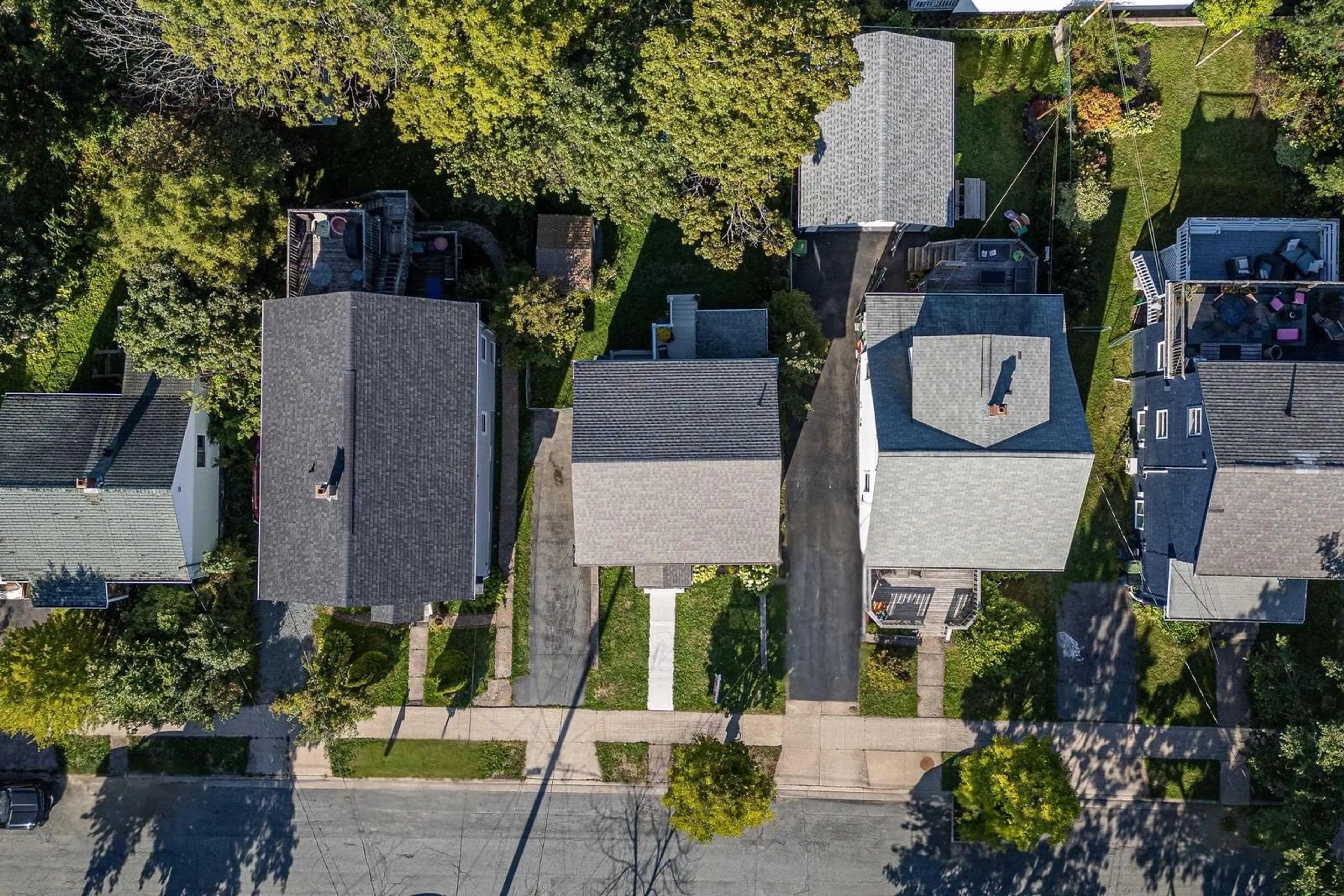 A pic from outside/outdoor area/front of a property/back of a property/a pic from drone, street for 3631 Acadia St, Halifax Nova Scotia B3K 3P7