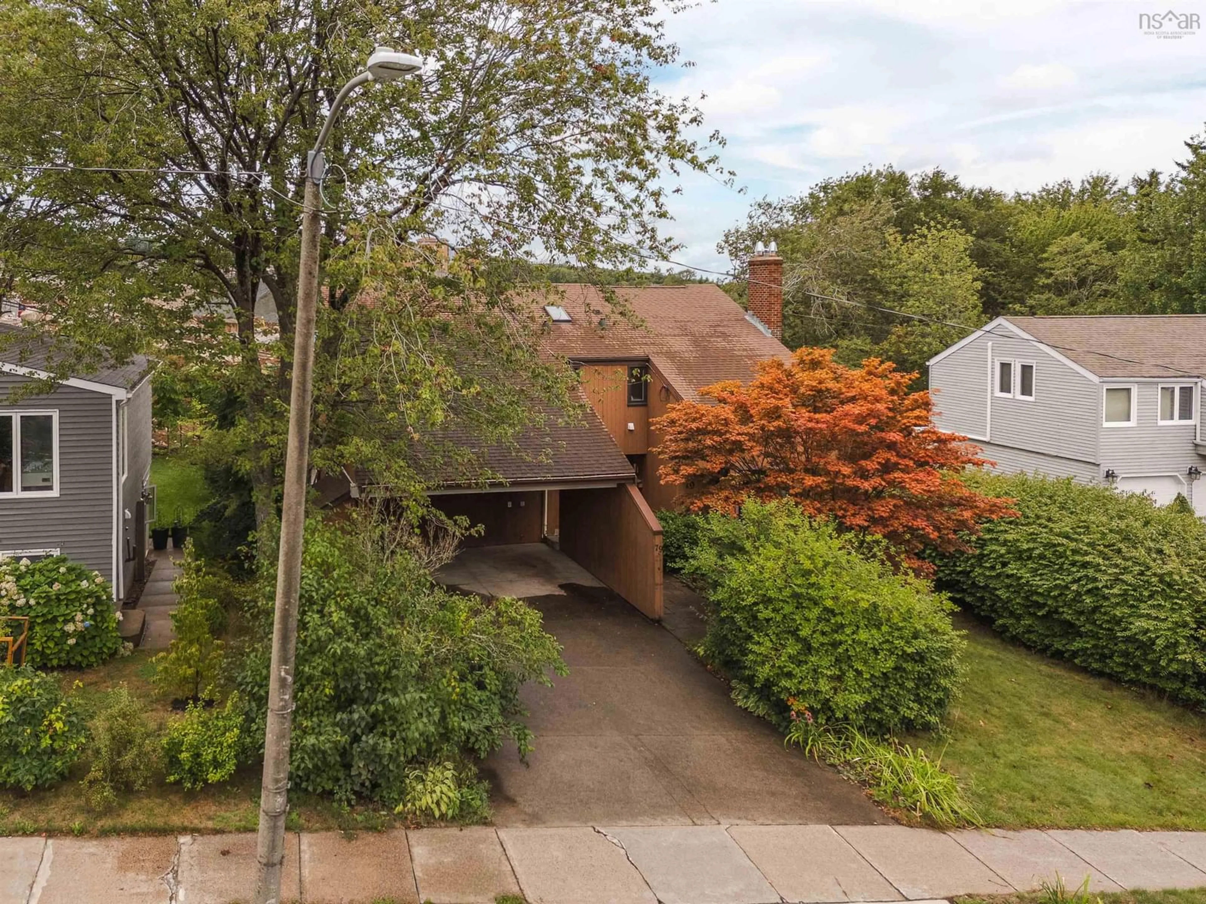 A pic from outside/outdoor area/front of a property/back of a property/a pic from drone, street for 79 Bayview Rd, Halifax Nova Scotia B3M 1N8