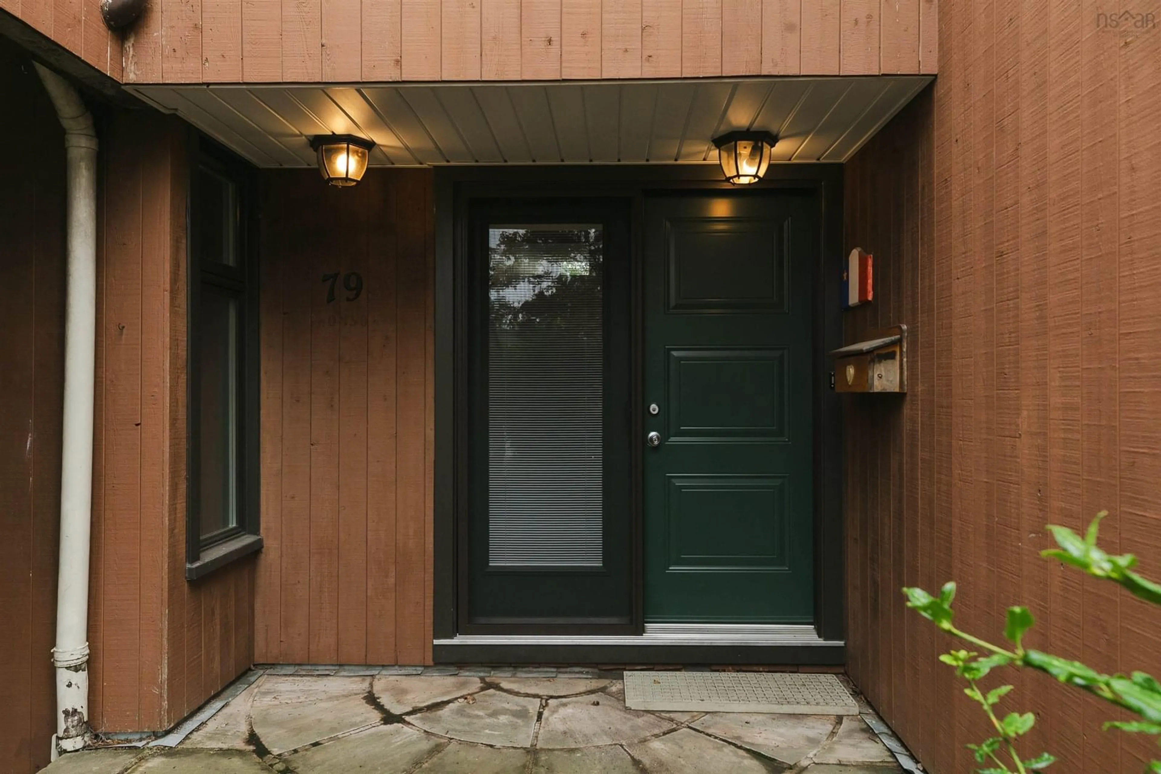 Indoor entryway for 79 Bayview Rd, Halifax Nova Scotia B3M 1N8