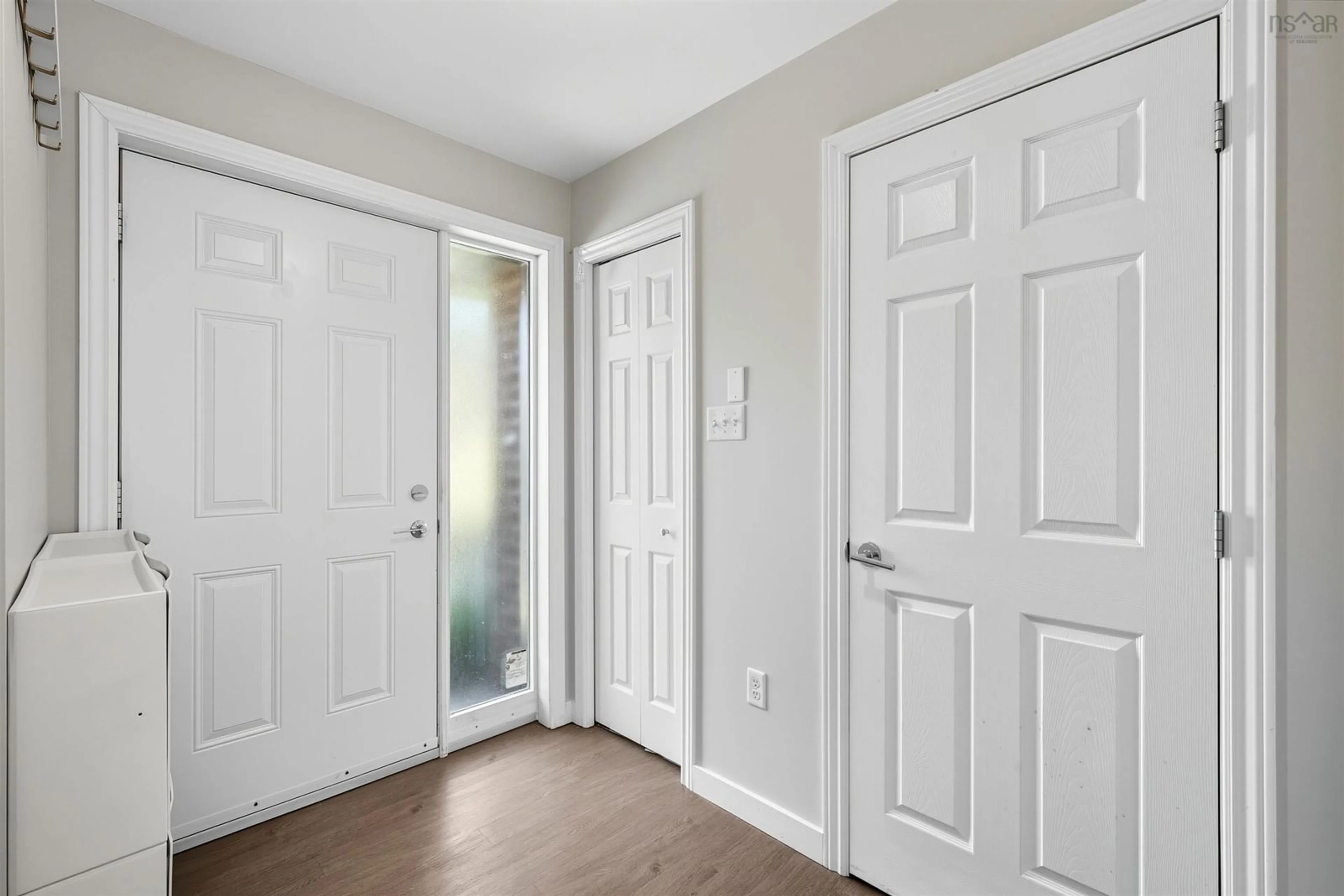 Indoor entryway for 6 Forestside Cres, Halifax Nova Scotia B3M 1M4
