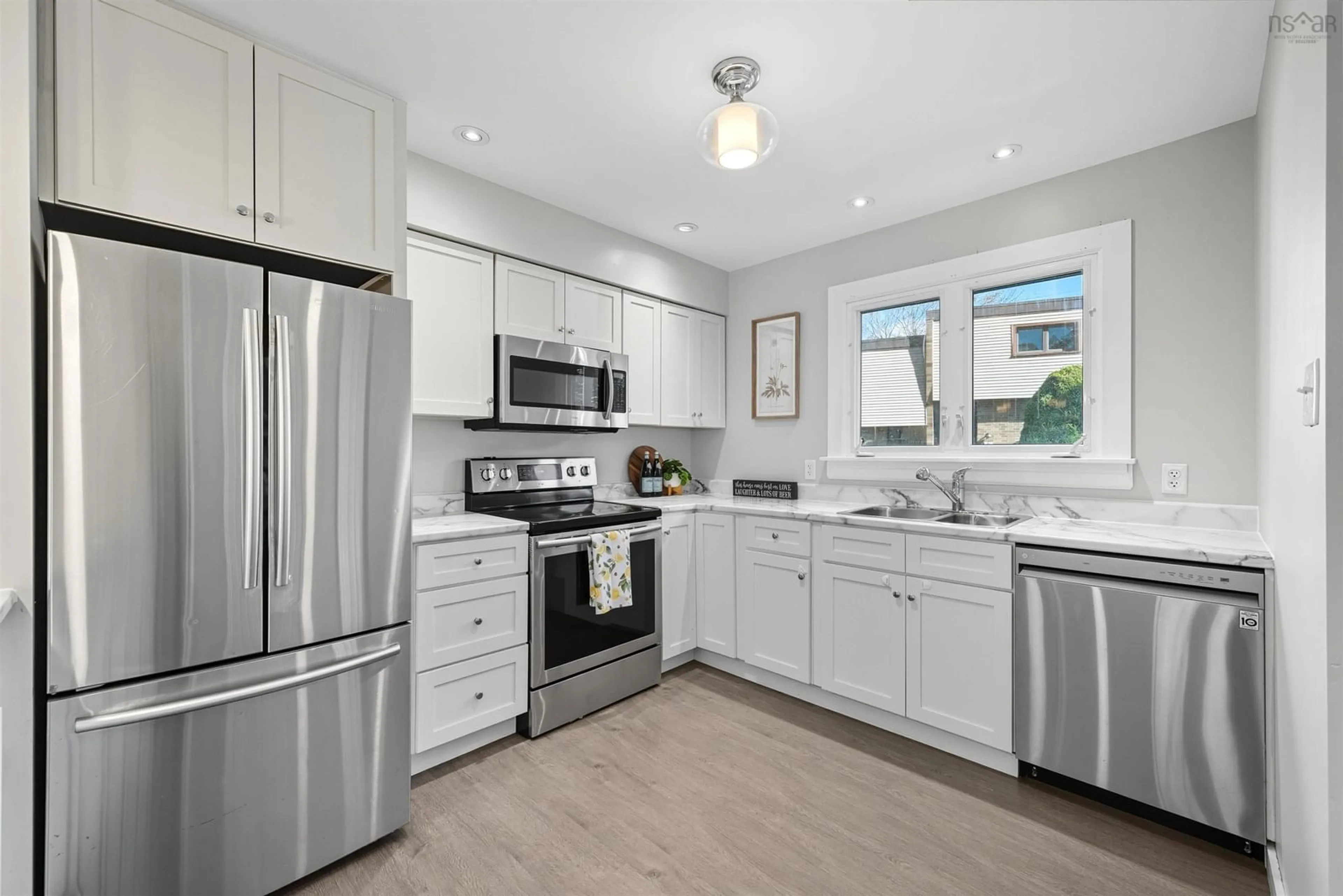 Open concept kitchen, ceramic/tile floor for 6 Forestside Cres, Halifax Nova Scotia B3M 1M4
