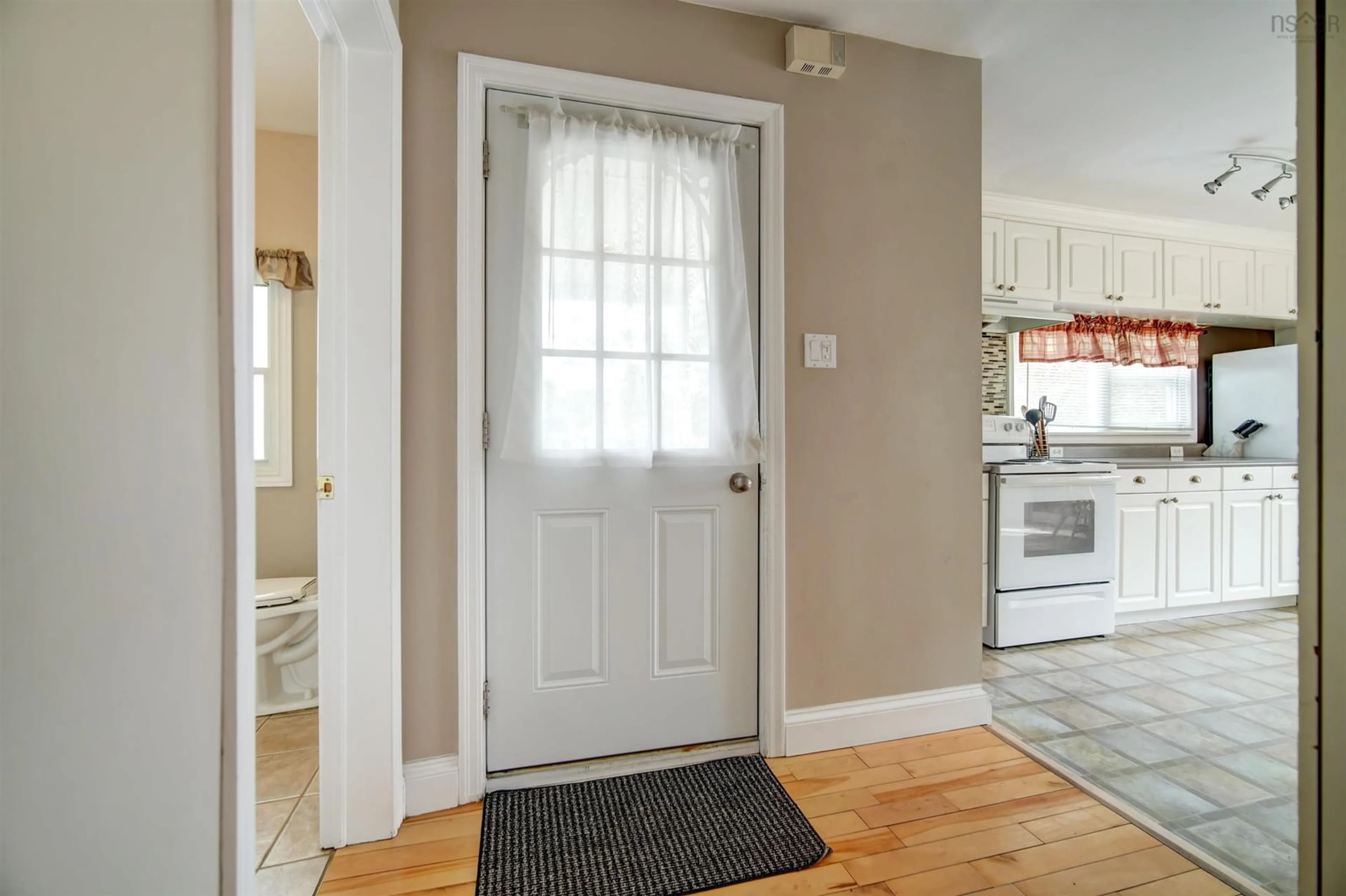 Indoor entryway for 11 Inspector Crt, Spryfield Nova Scotia B3R 1R8