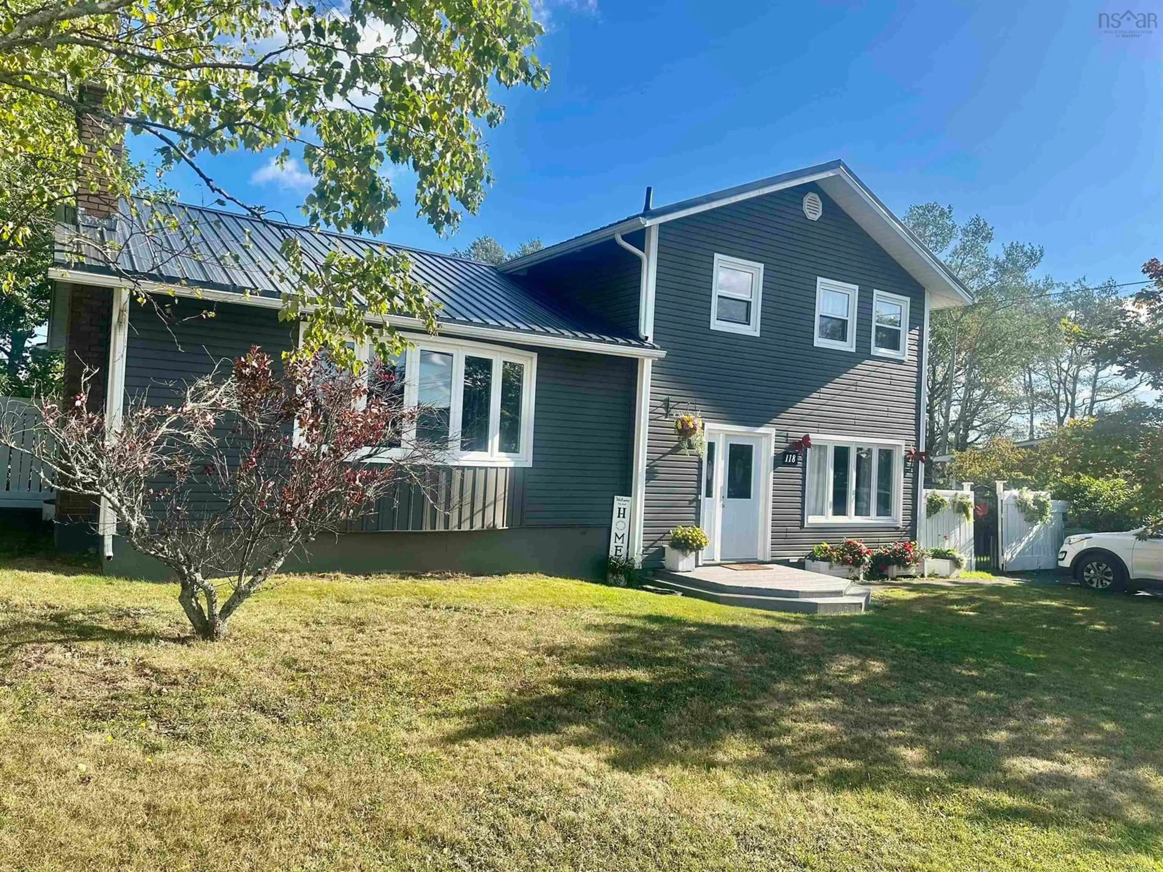Home with vinyl exterior material, unknown for 118 Macsween St, Port Hawkesbury Nova Scotia B9A 2J3