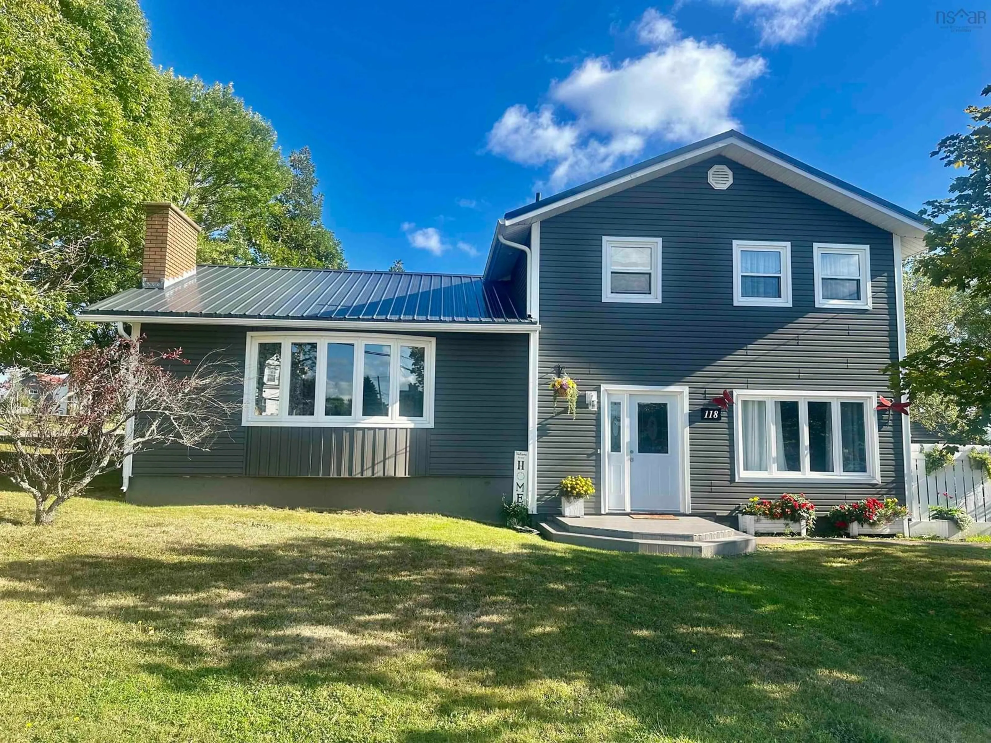 Home with vinyl exterior material, unknown for 118 Macsween St, Port Hawkesbury Nova Scotia B9A 2J3