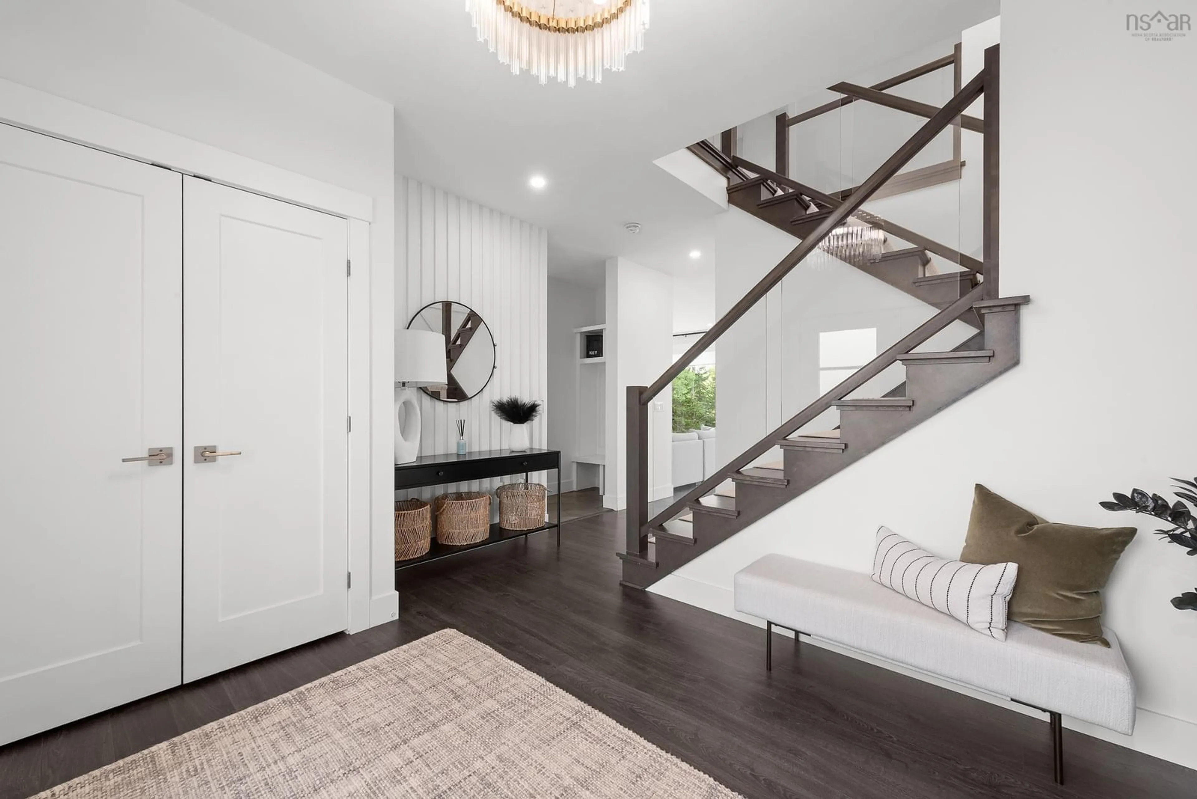 Indoor entryway for 1424 Mccabe Lake Dr, Middle Sackville Nova Scotia B4E 0P6