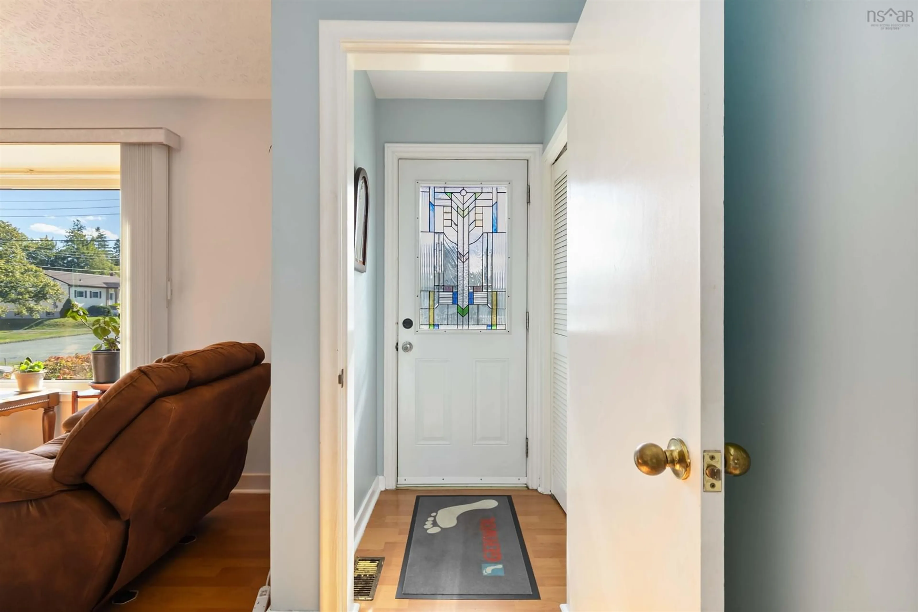 Indoor entryway for 8 Devon Cres, Halifax Nova Scotia B3R 2G3