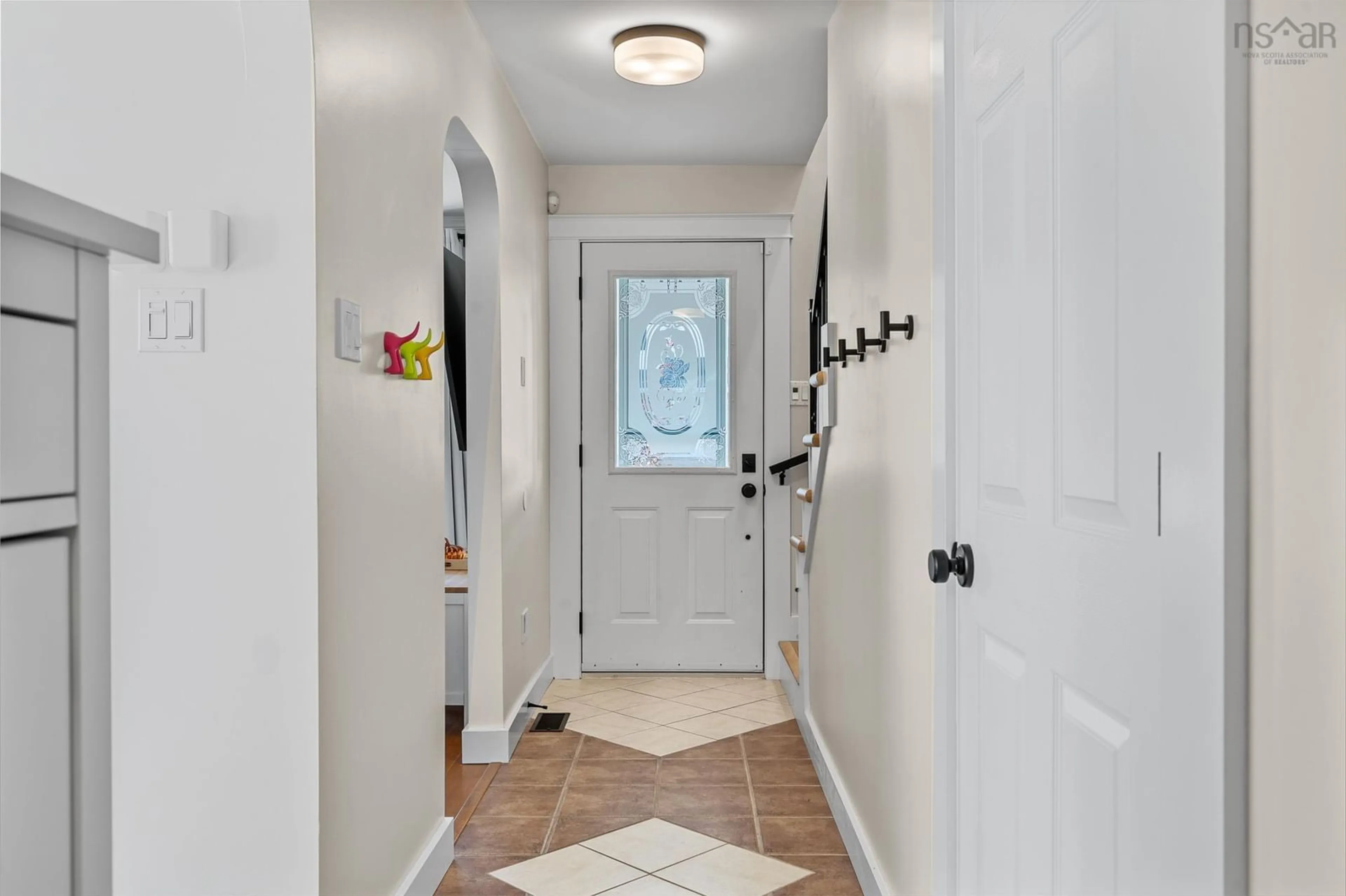 Indoor entryway for 44 Cassandra Dr, Dartmouth Nova Scotia B2W 6H4