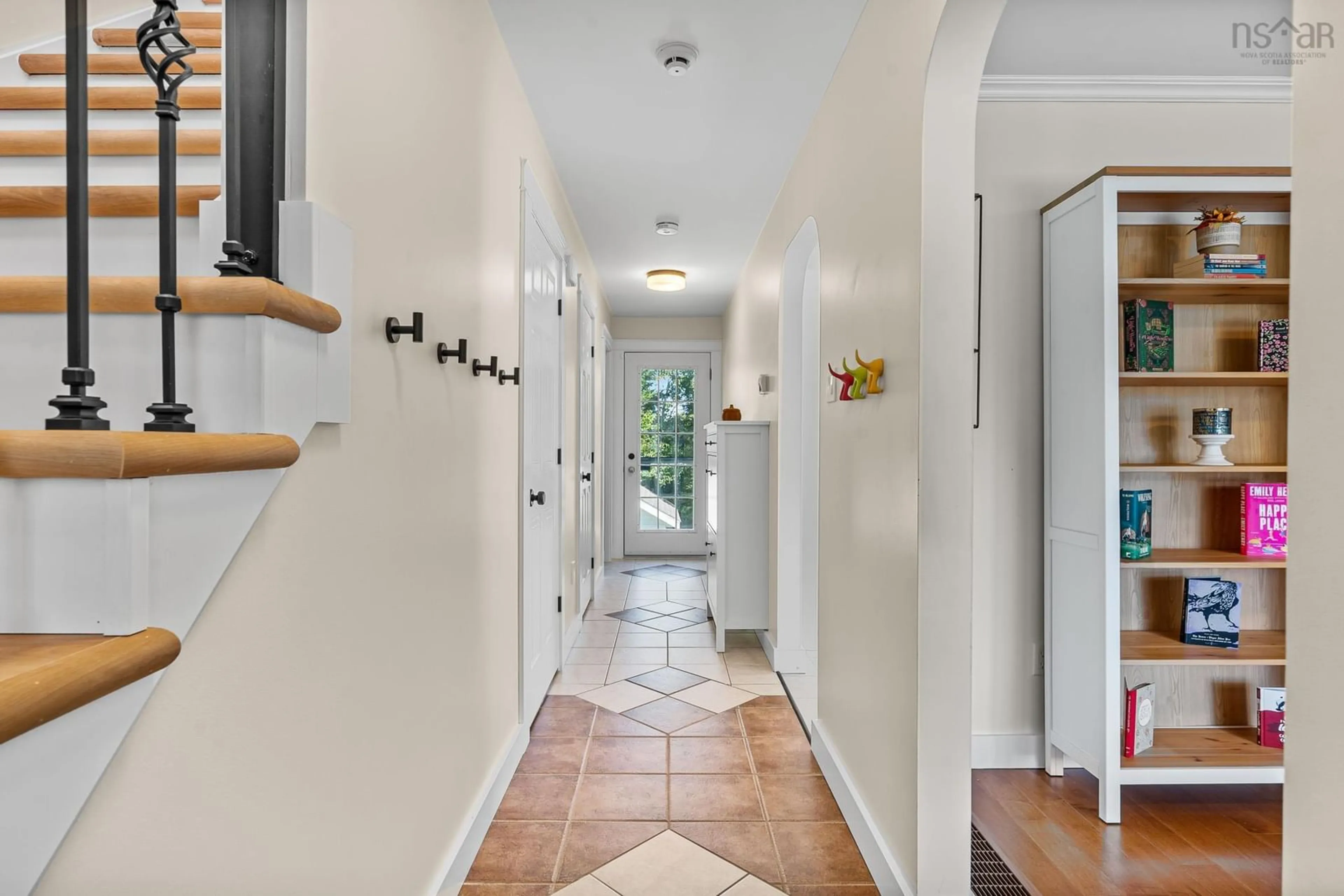 Indoor entryway for 44 Cassandra Dr, Dartmouth Nova Scotia B2W 6H4