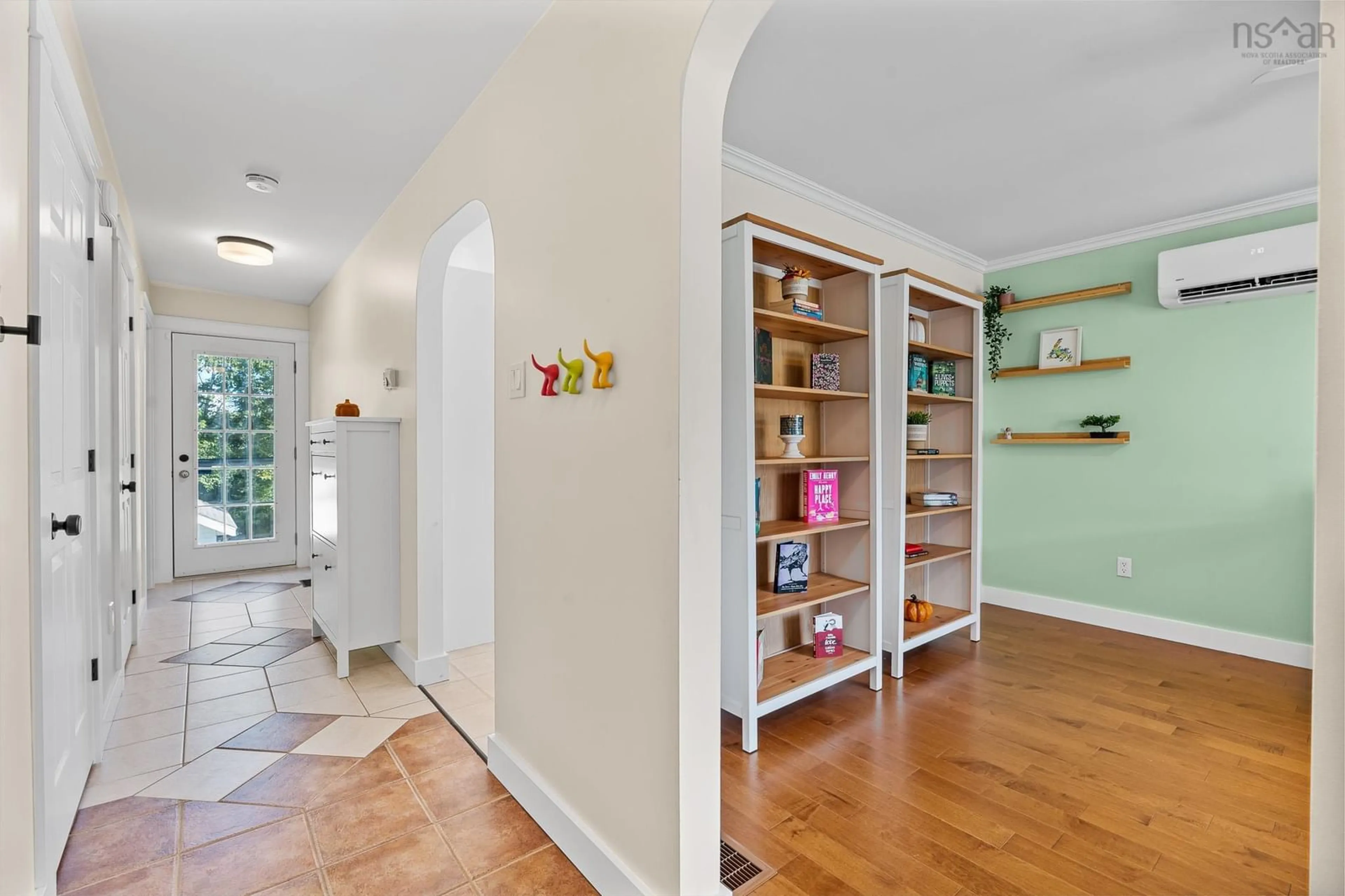 Indoor entryway for 44 Cassandra Dr, Dartmouth Nova Scotia B2W 6H4
